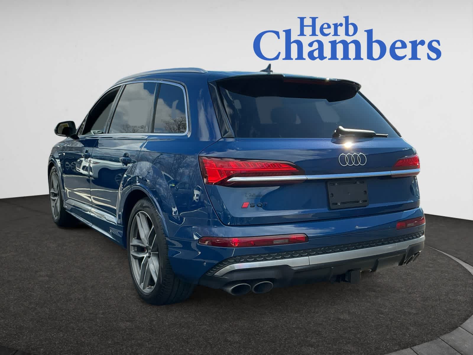 used 2025 Audi SQ7 car, priced at $93,998