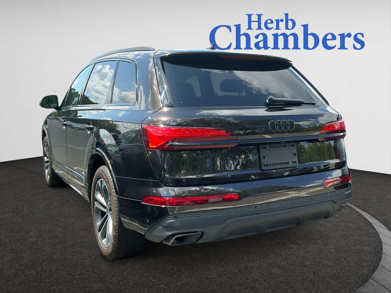 used 2025 Audi Q7 car, priced at $56,998