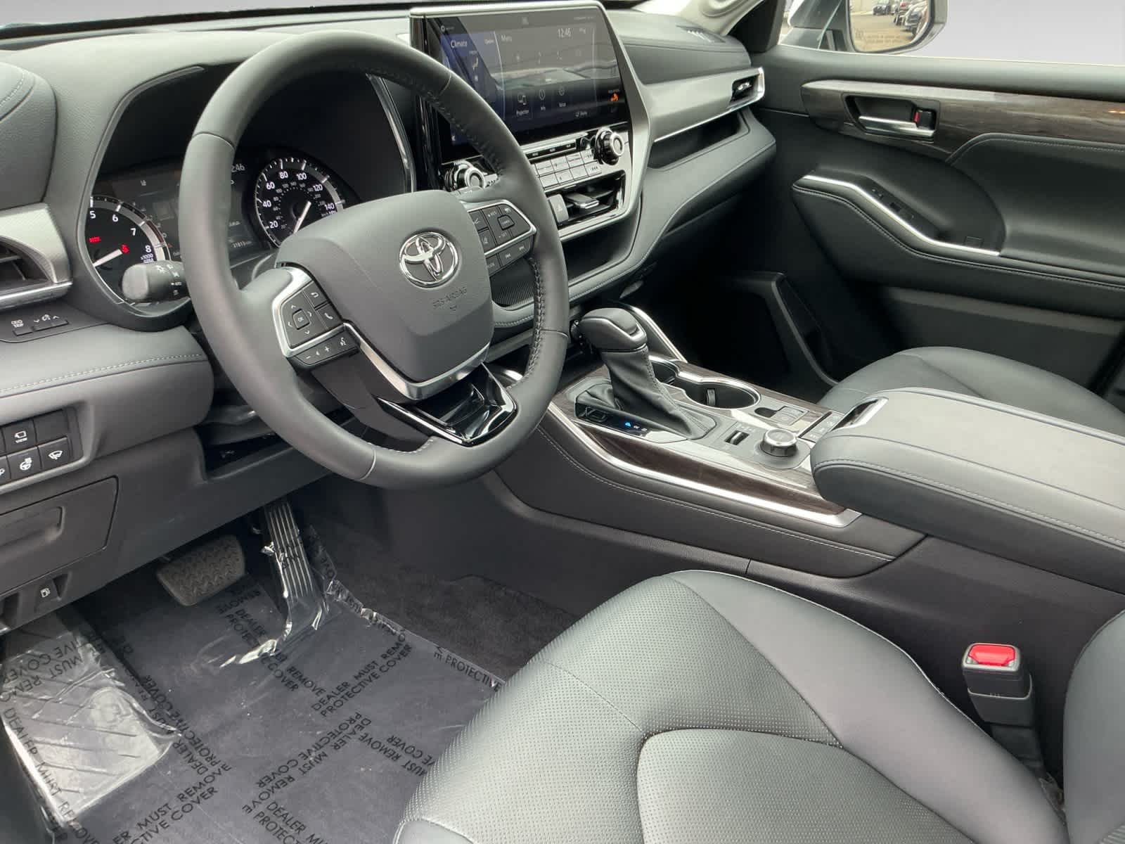 used 2021 Toyota Highlander car, priced at $39,998