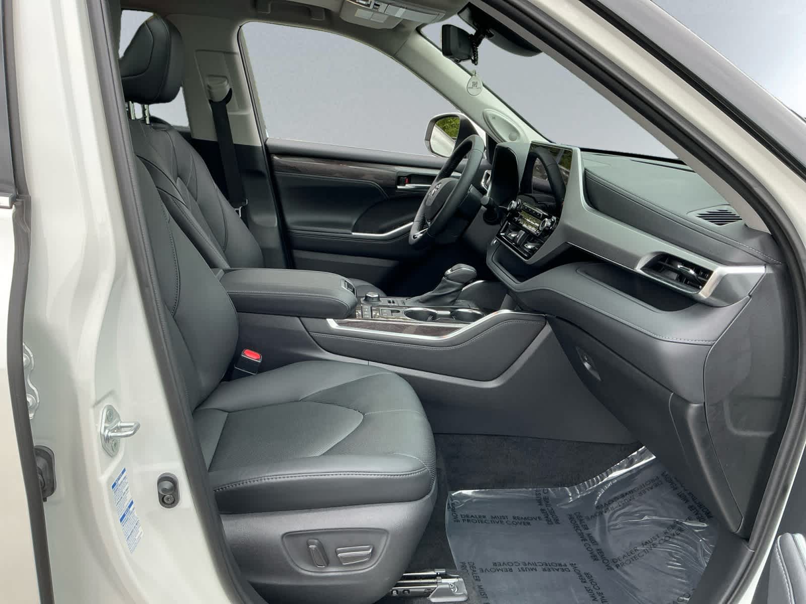 used 2021 Toyota Highlander car, priced at $39,998