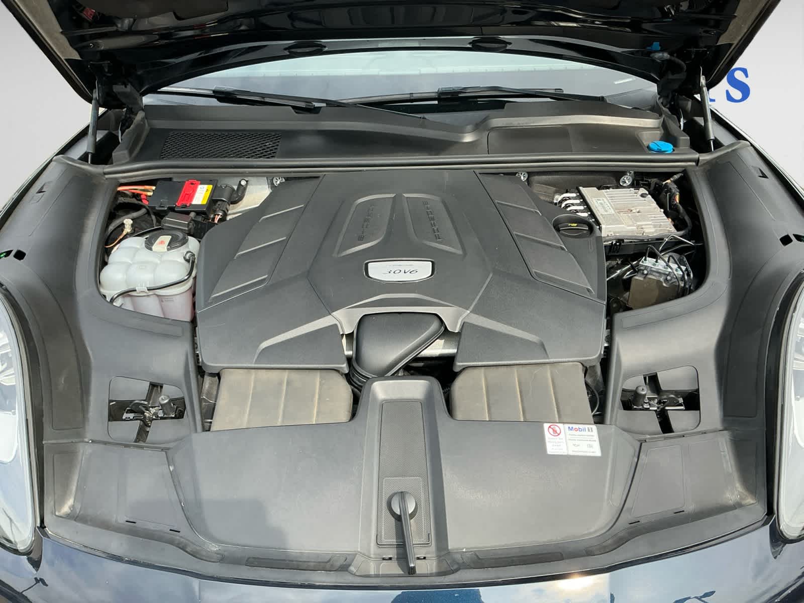 used 2020 Porsche Cayenne car, priced at $32,998