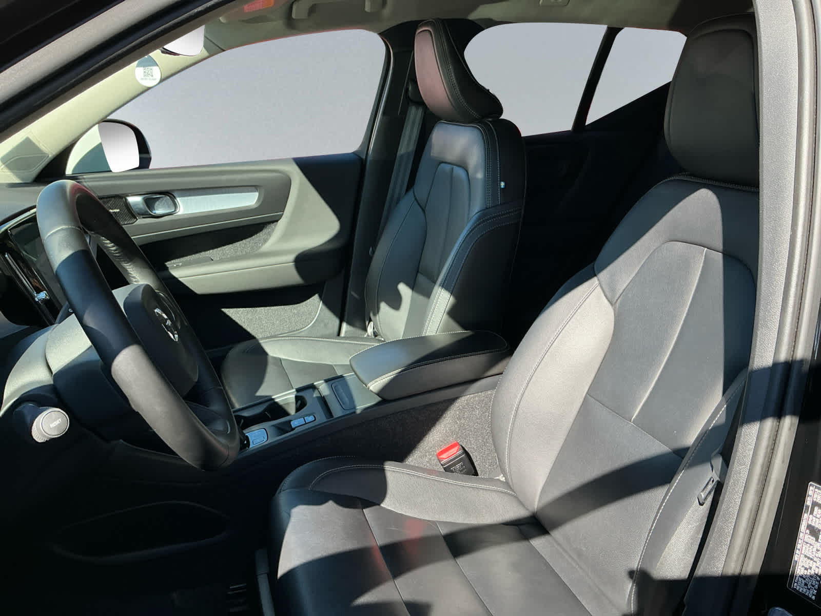 used 2019 Volvo XC40 car, priced at $24,999