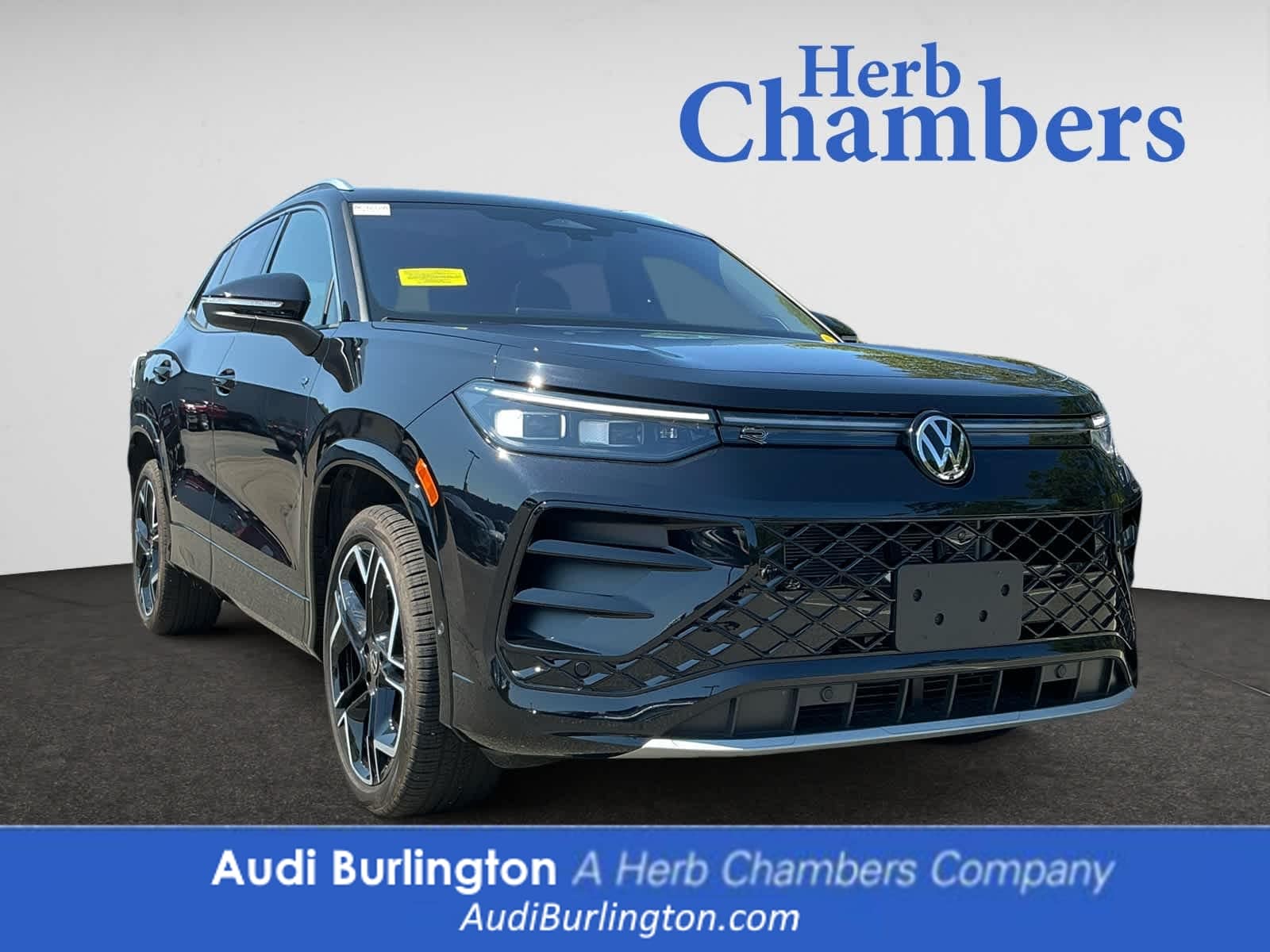 used 2025 Volkswagen Tiguan car, priced at $37,998