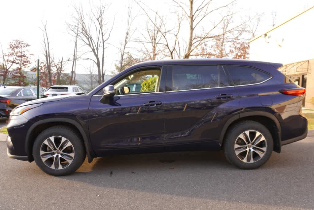 used 2021 Toyota Highlander car, priced at $32,998