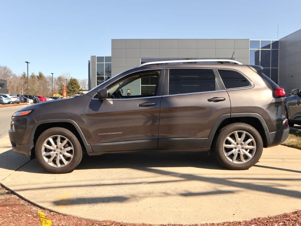 used 2018 Jeep Cherokee car, priced at $17,498