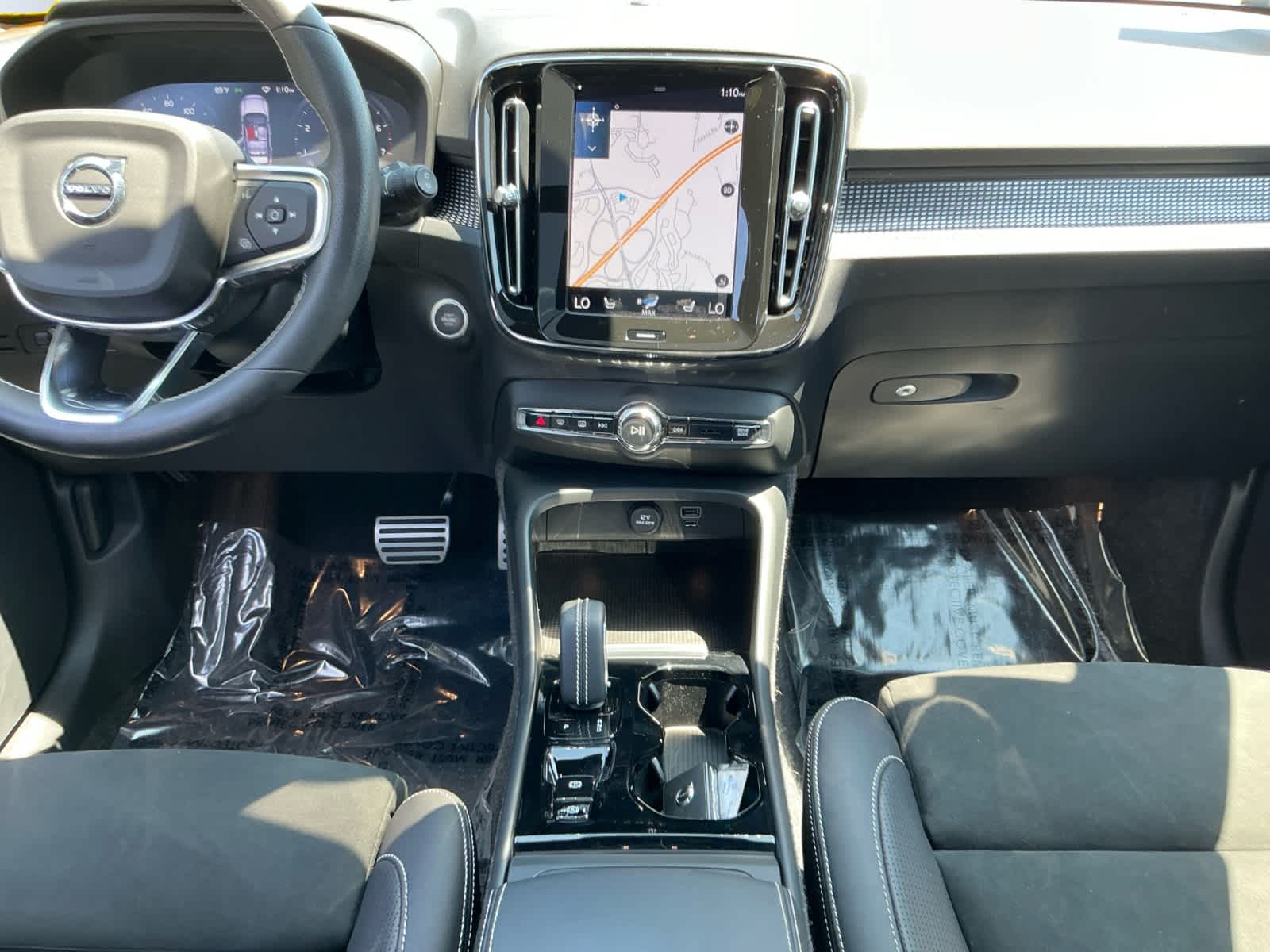 used 2021 Volvo XC40 car, priced at $28,998