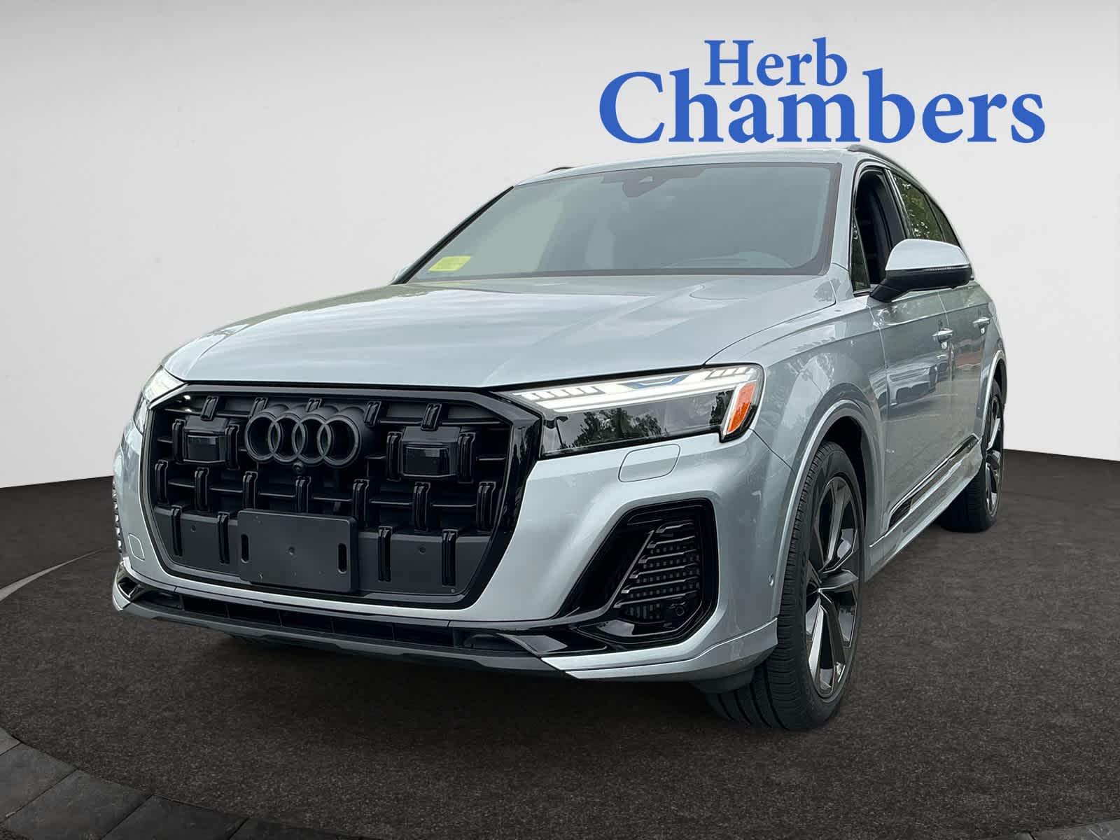 used 2025 Audi Q7 car, priced at $72,998