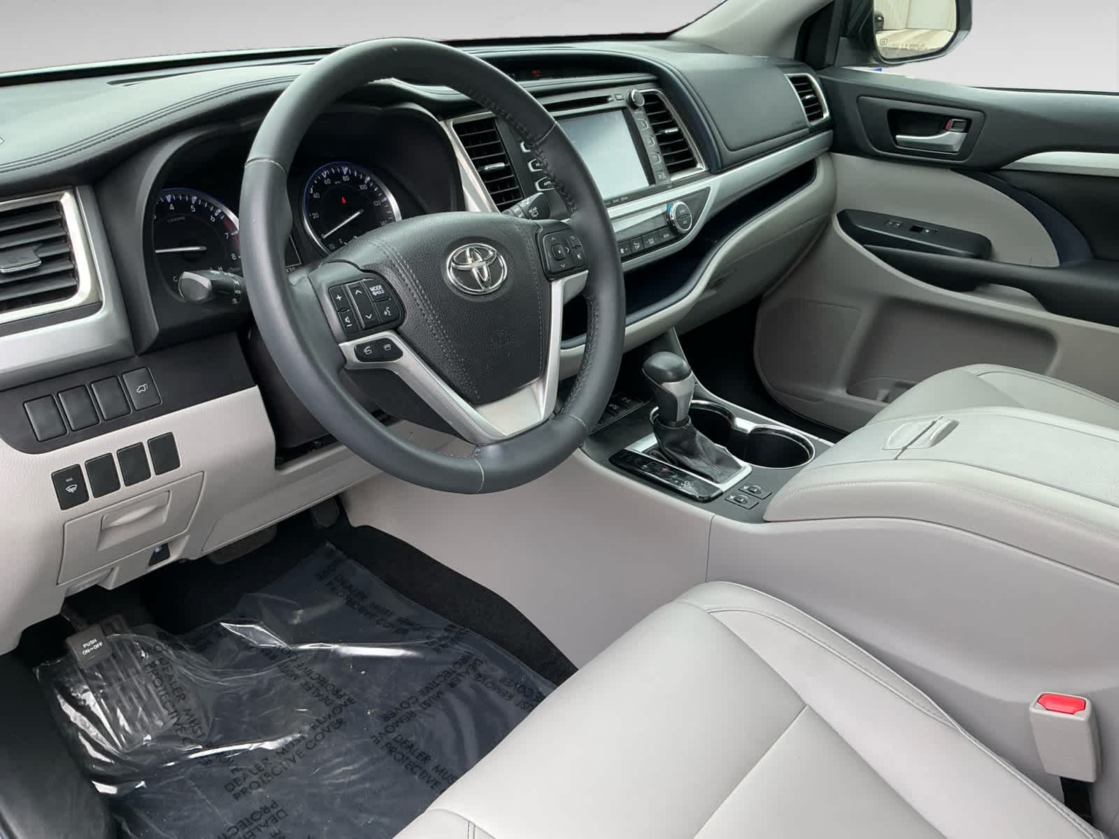 used 2016 Toyota Highlander car, priced at $25,998