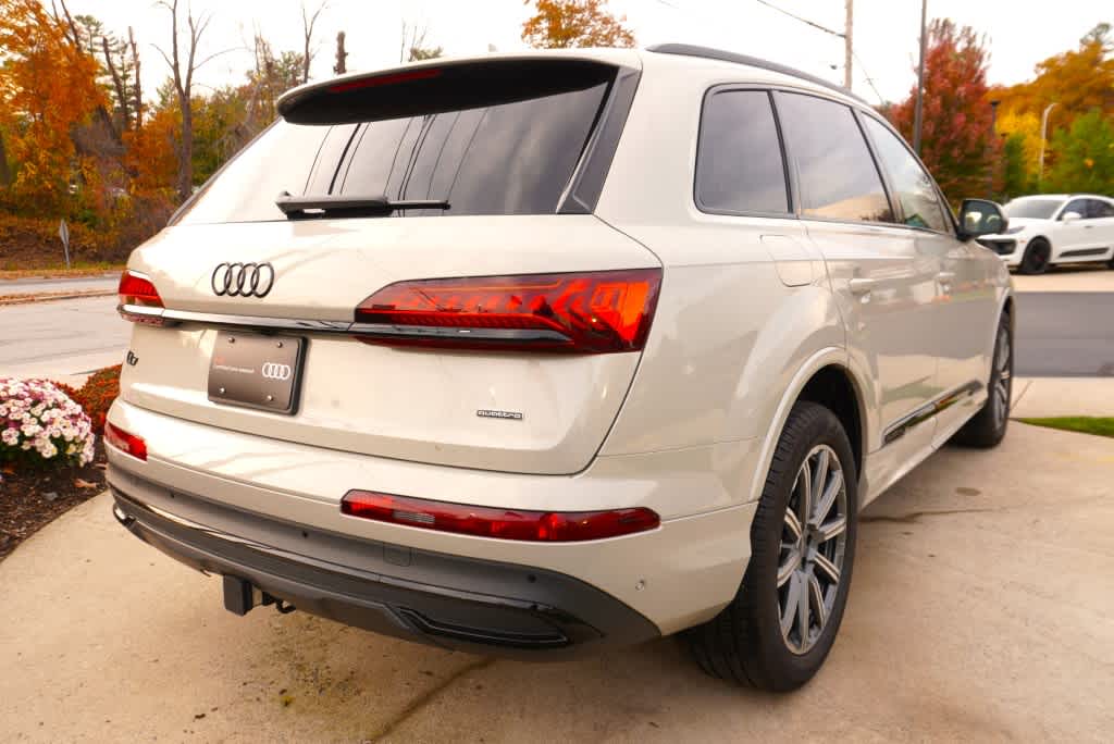 used 2024 Audi Q7 car, priced at $58,998