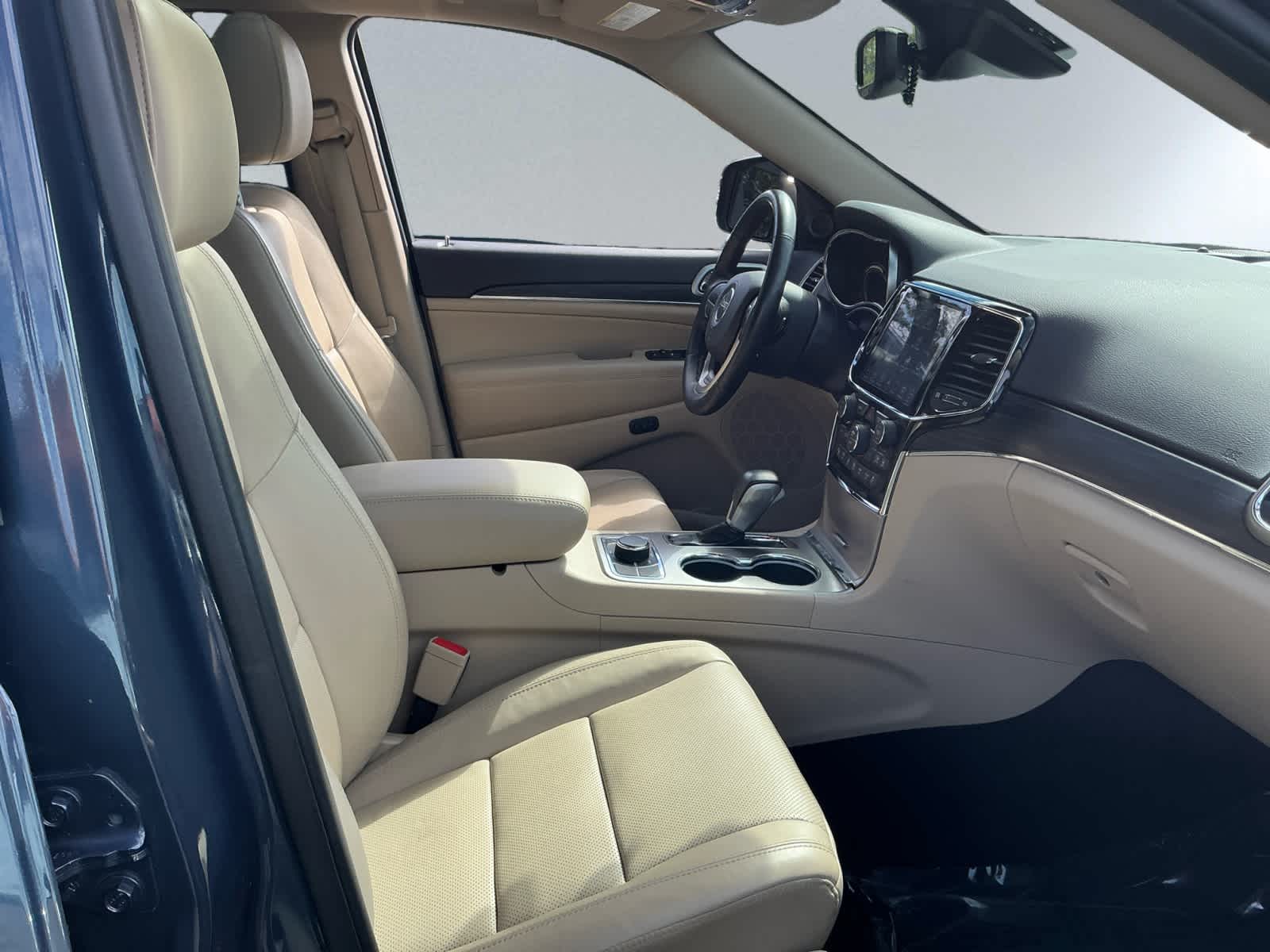 used 2020 Jeep Grand Cherokee car, priced at $27,099