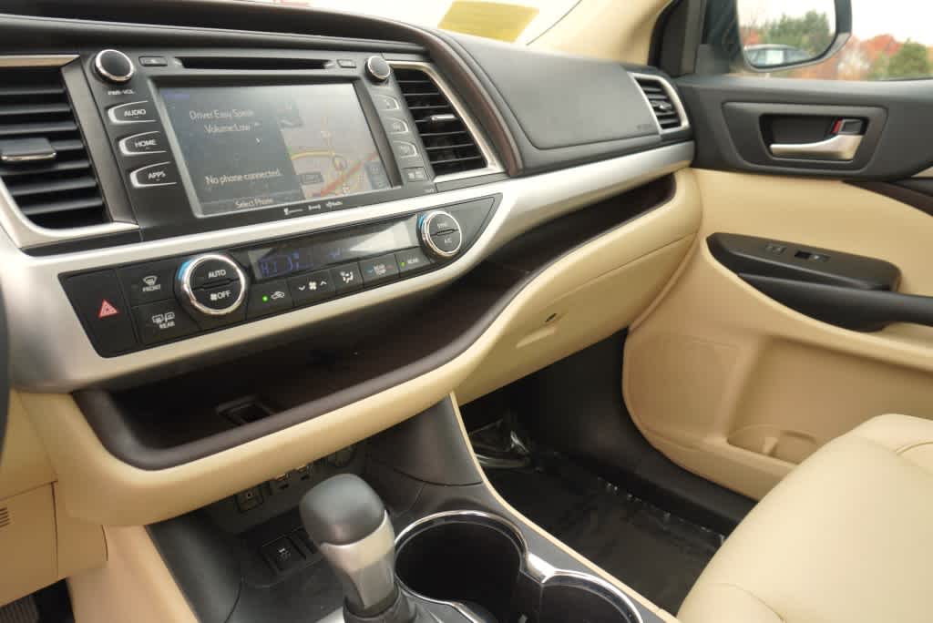 used 2019 Toyota Highlander car, priced at $25,998