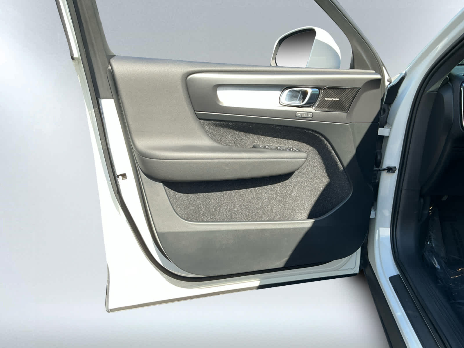 used 2019 Volvo XC40 car, priced at $19,899