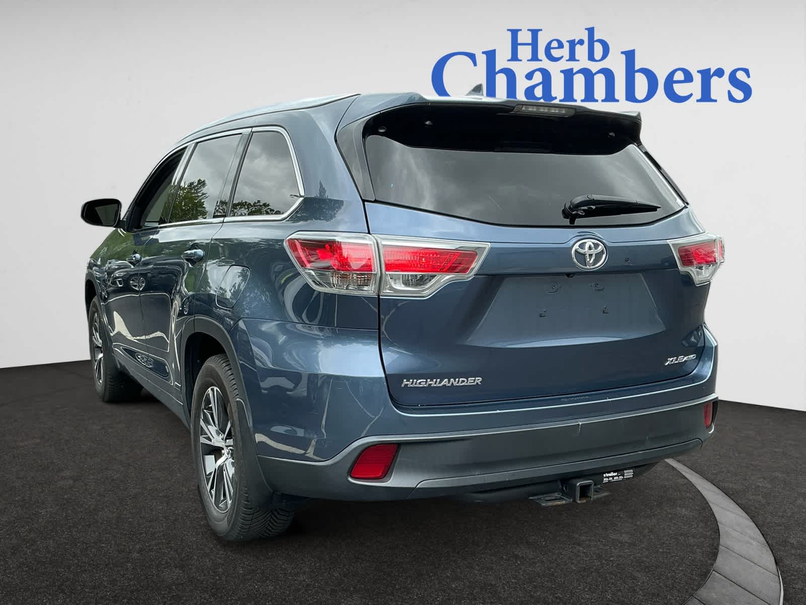 used 2016 Toyota Highlander car, priced at $25,998