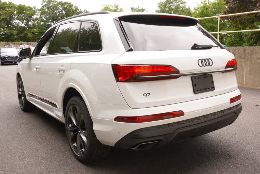 new 2026 Audi Q7 car, priced at $77,490