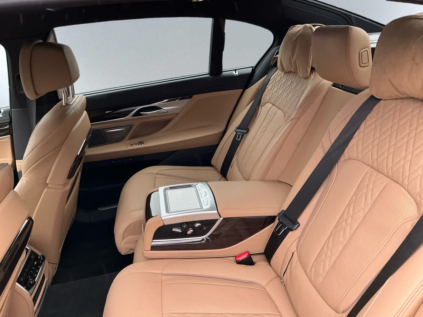 used 2021 BMW 750i car, priced at $39,999