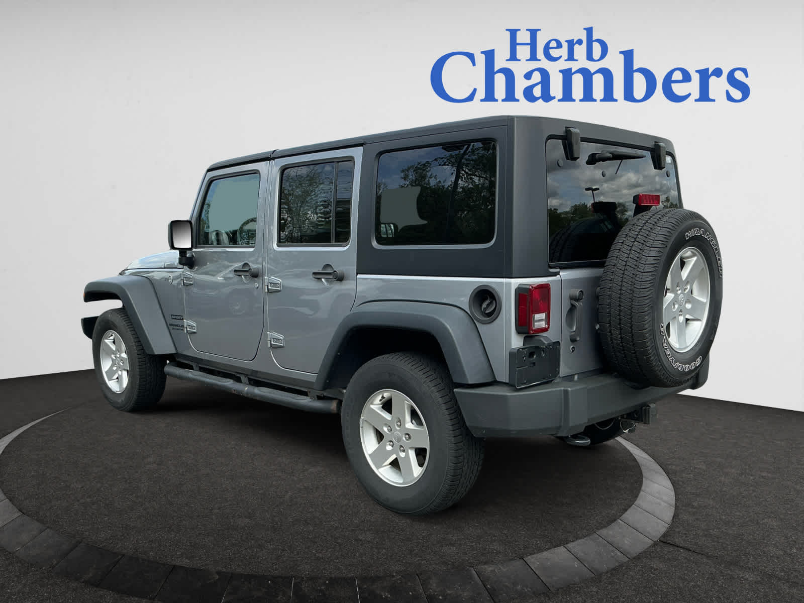 used 2015 Jeep Wrangler Unlimited car, priced at $13,998