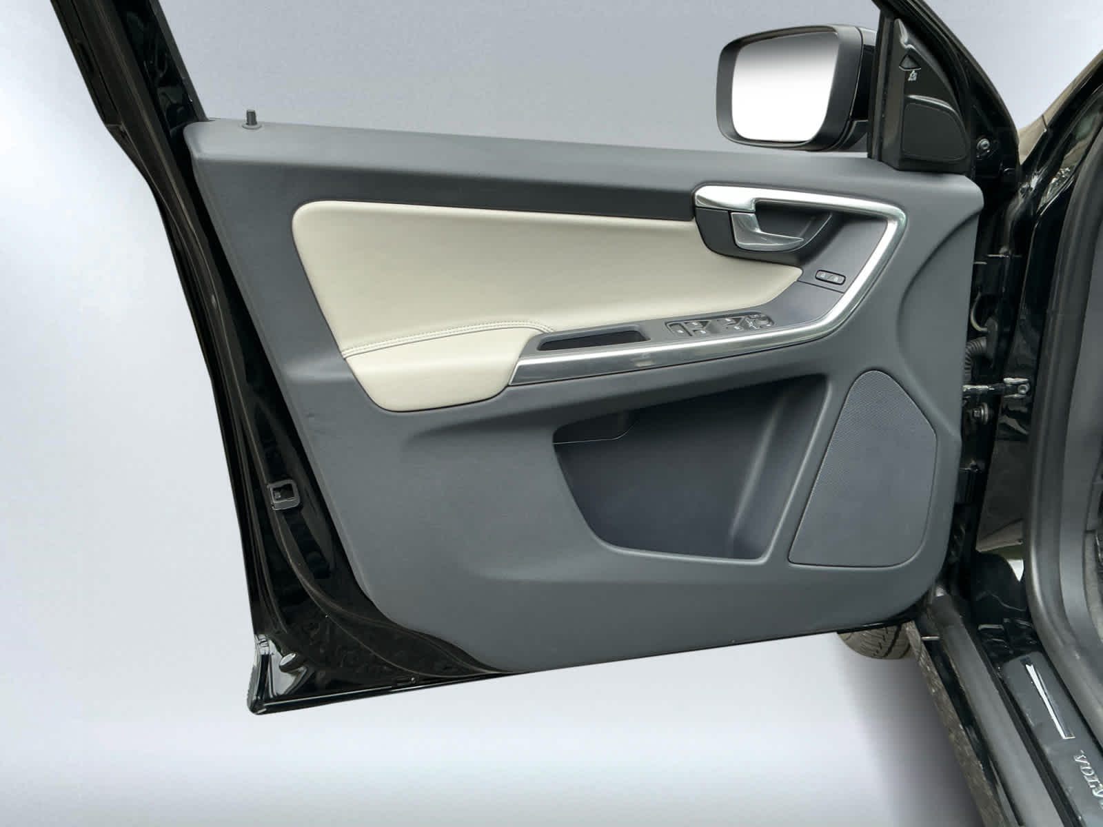 used 2017 Volvo XC60 car, priced at $15,498