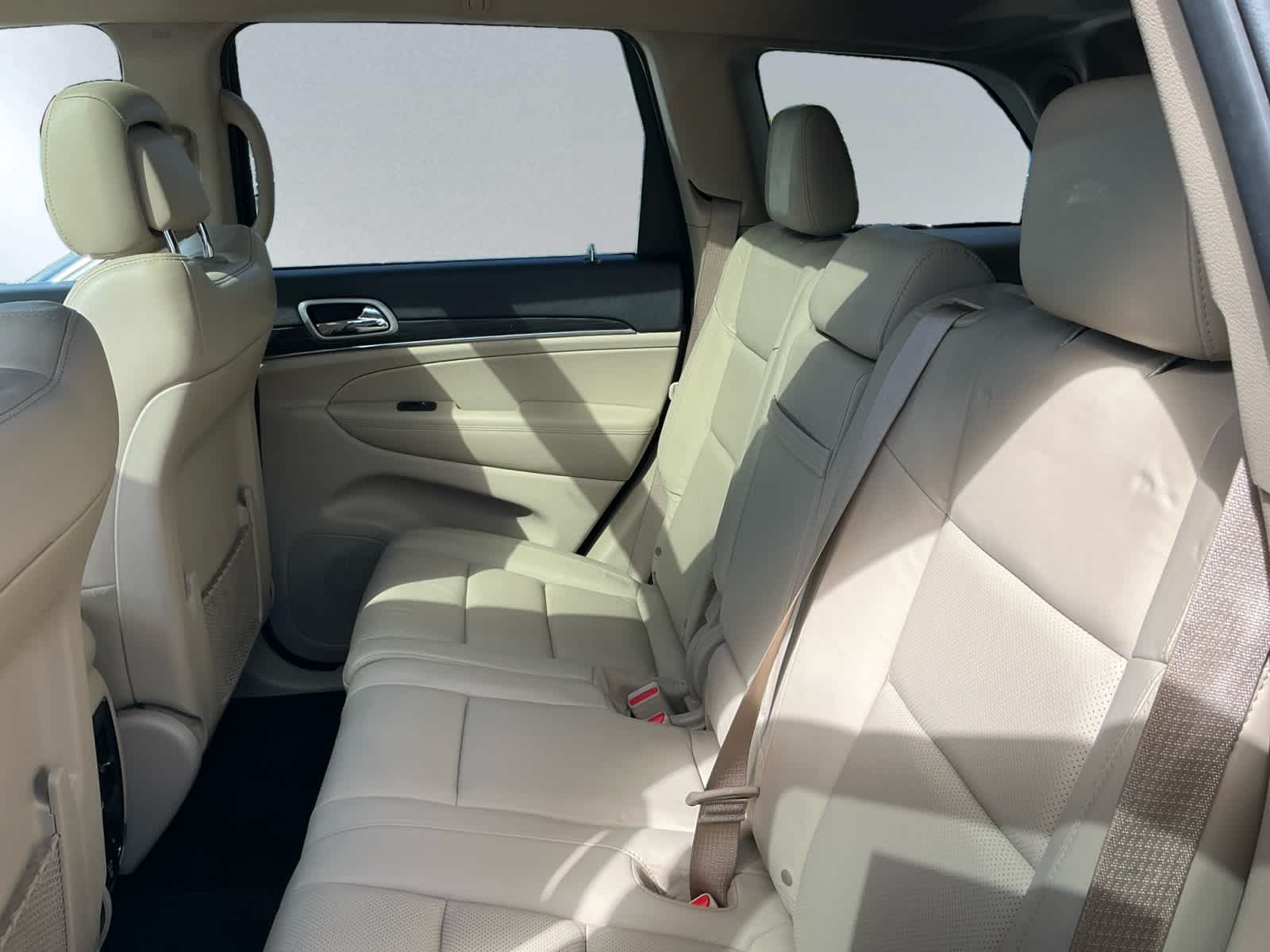 used 2020 Jeep Grand Cherokee car, priced at $27,099