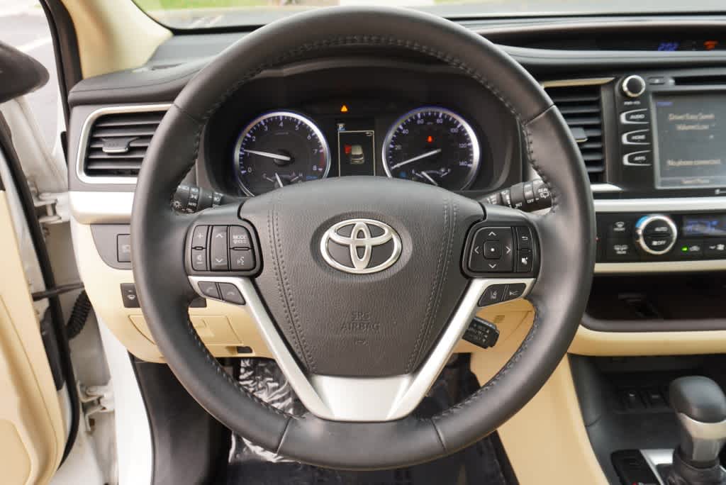 used 2019 Toyota Highlander car, priced at $25,998