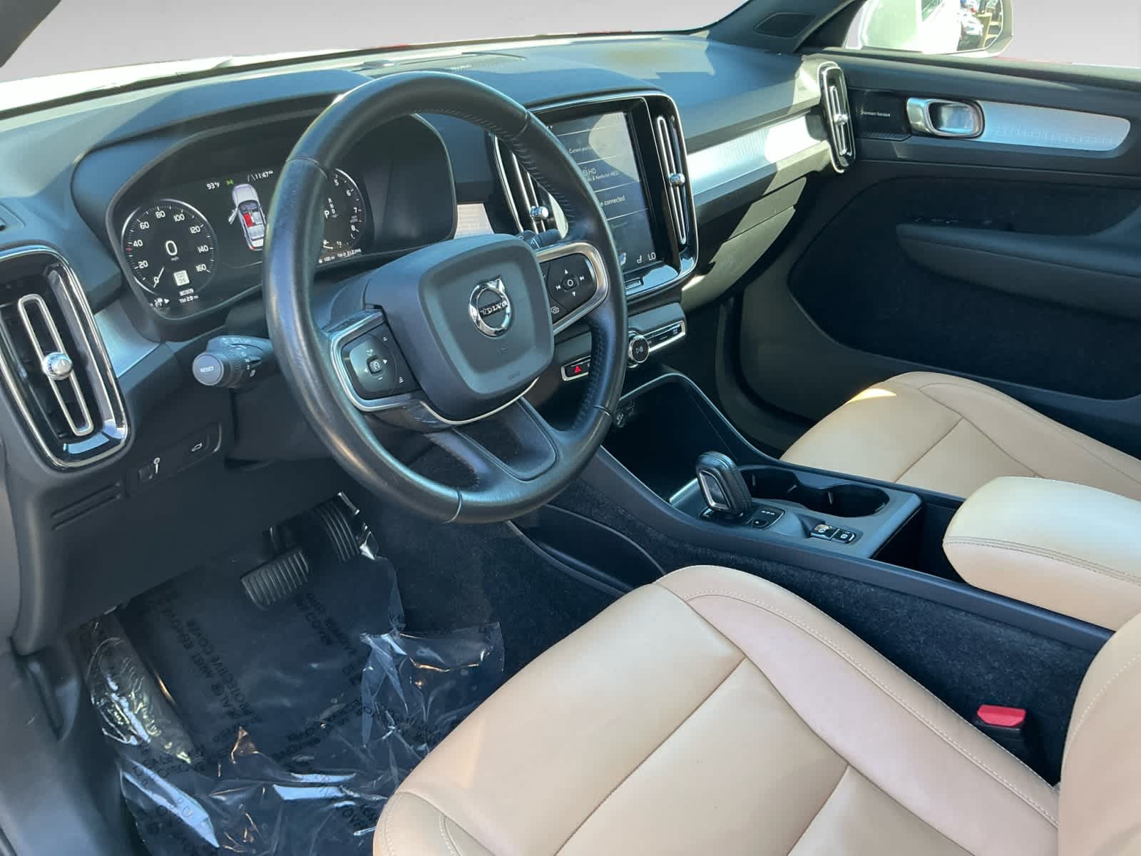 used 2019 Volvo XC40 car, priced at $19,899