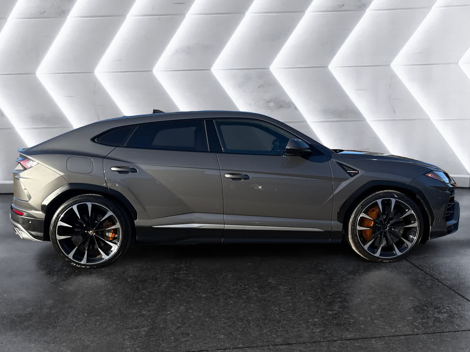 used 2021 Lamborghini Urus car, priced at $191,998