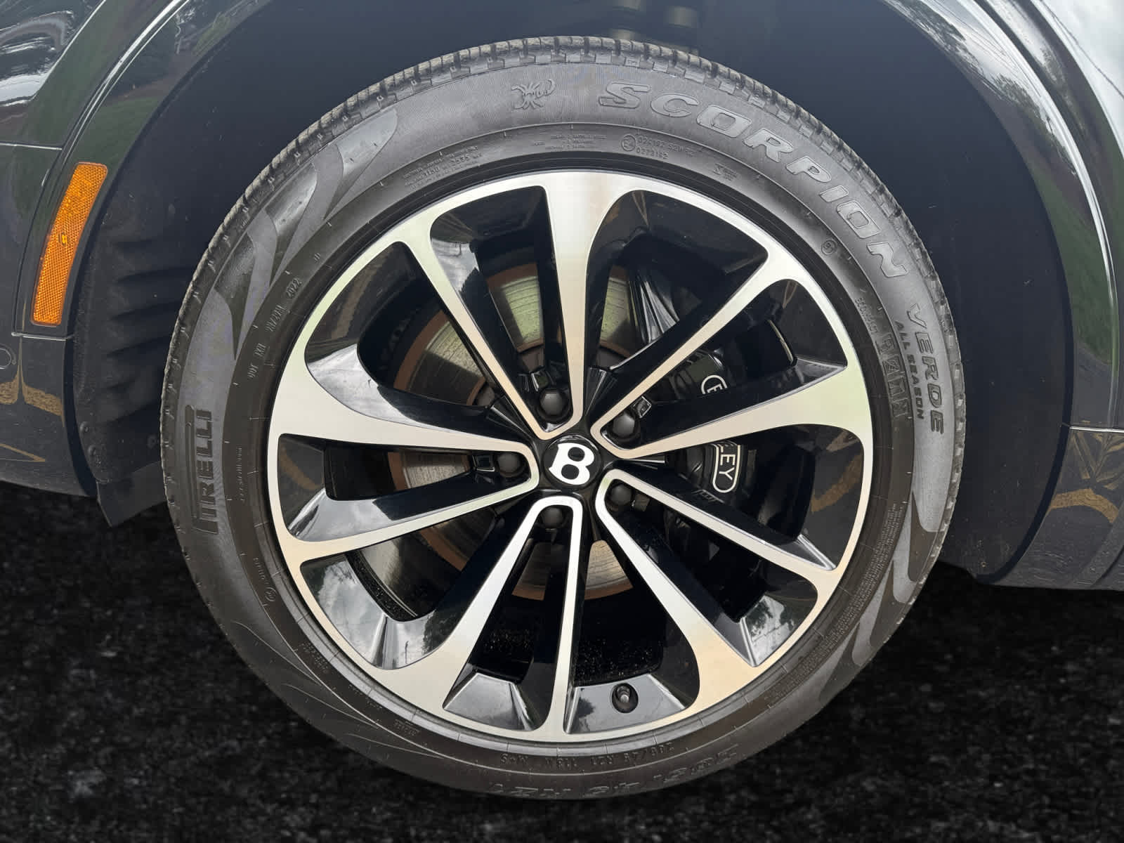 used 2023 Bentley Bentayga EWB car