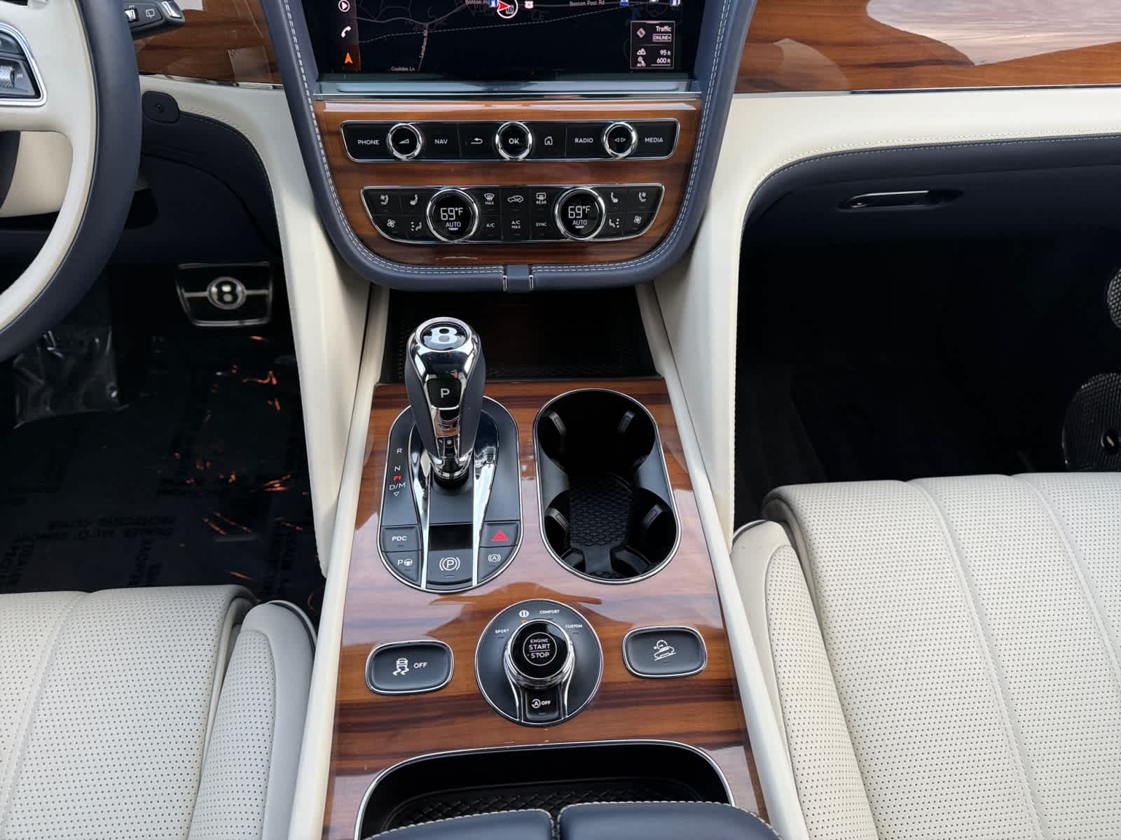 used 2023 Bentley Bentayga EWB car