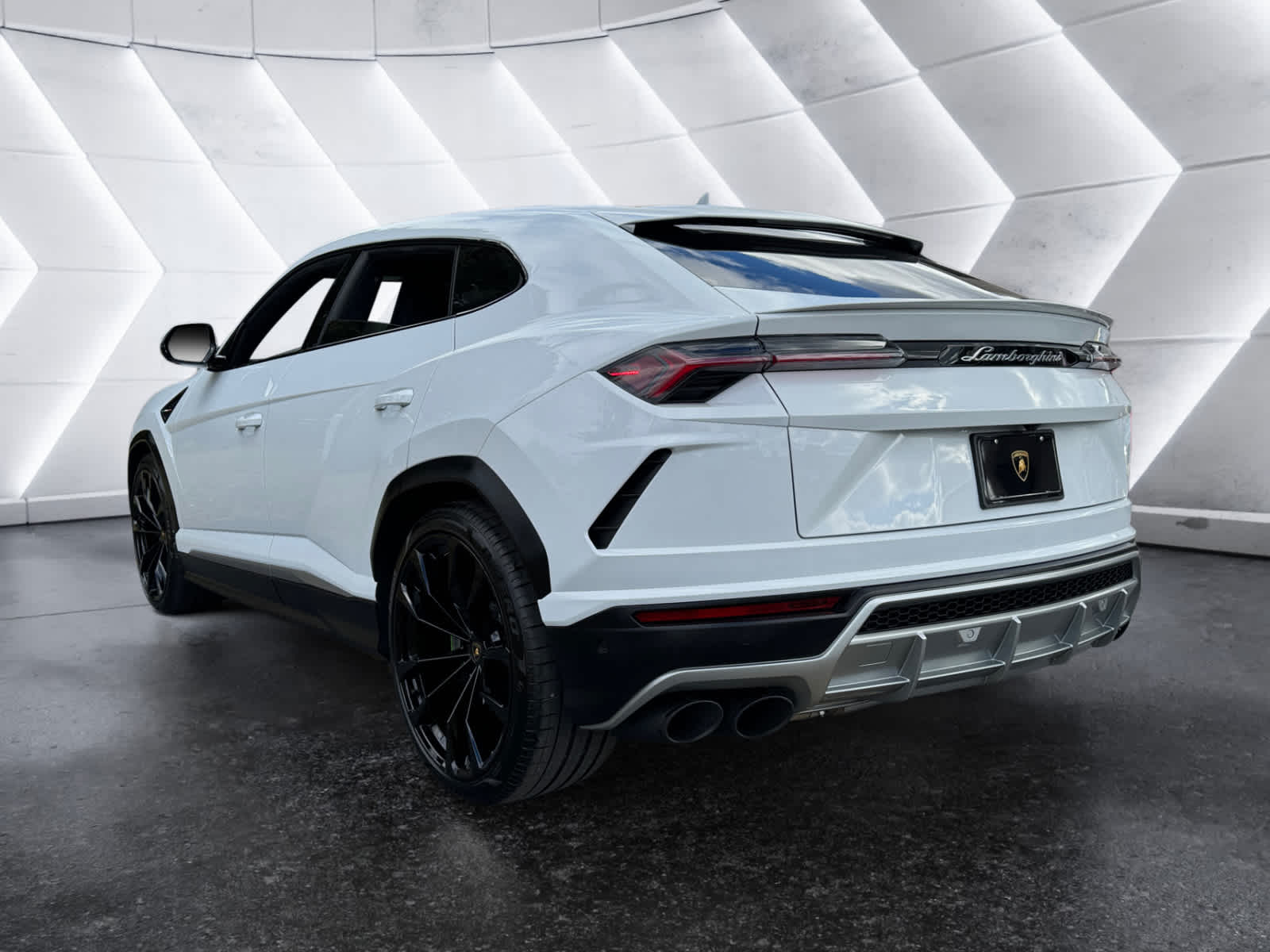 used 2022 Lamborghini Urus car, priced at $234,898