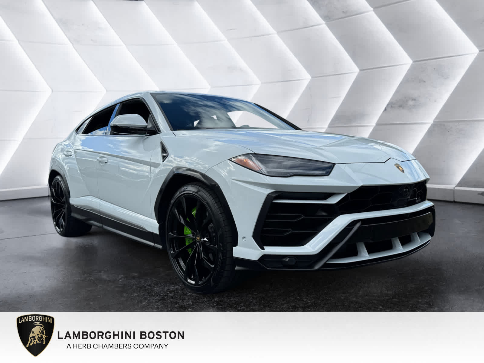 used 2022 Lamborghini Urus car, priced at $234,898