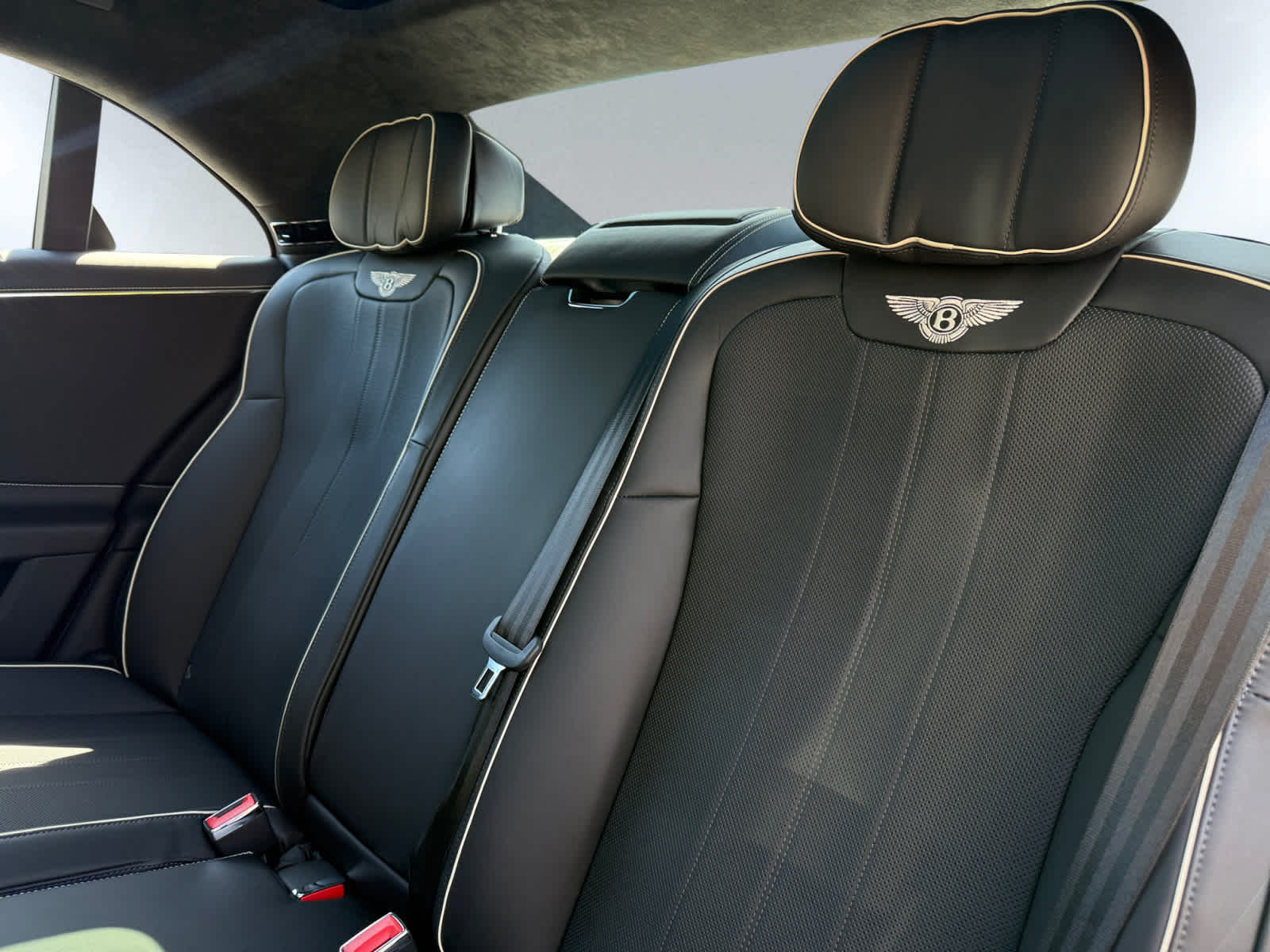 used 2022 Bentley Flying Spur Hybrid car