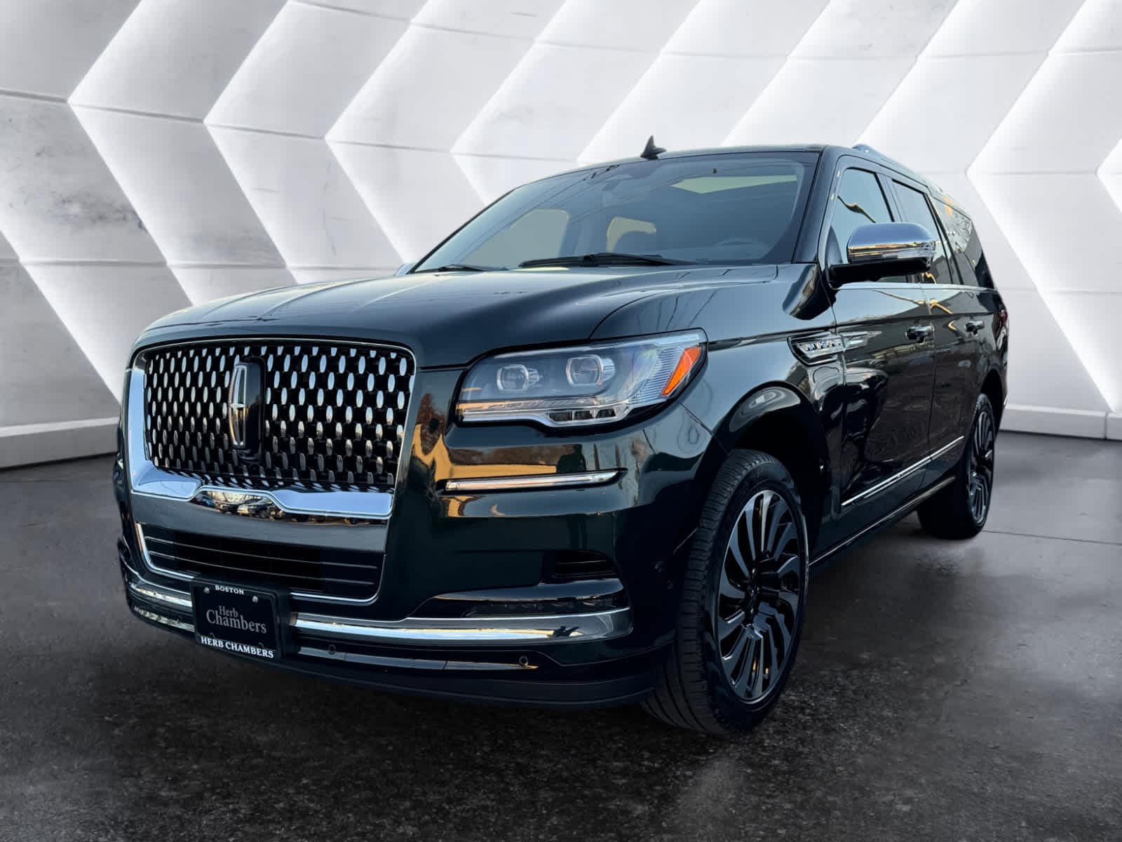 used 2024 Lincoln Navigator car, priced at $103,998