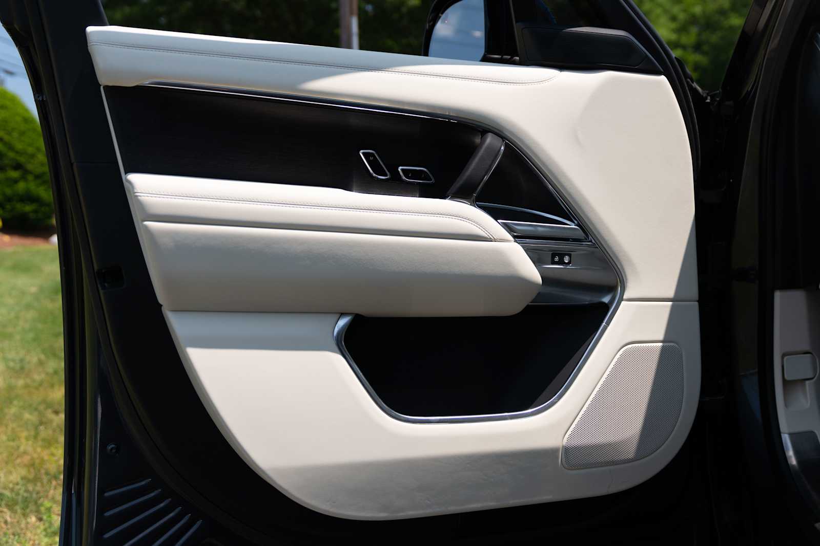 used 2023 Land Rover Range Rover car, priced at $106,998