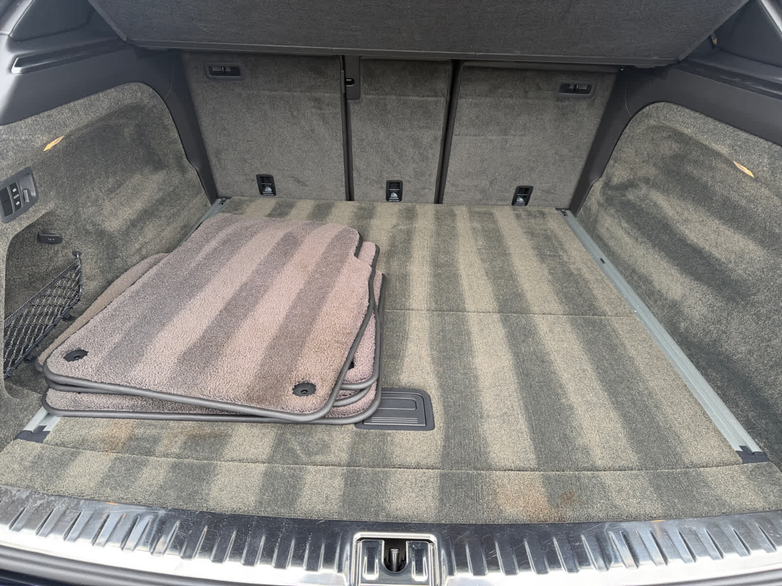 used 2023 Bentley Bentayga EWB car