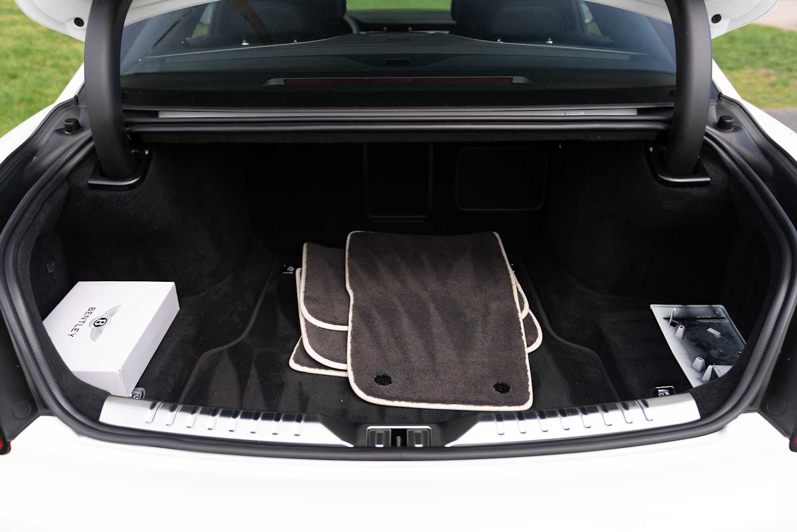 used 2023 Bentley Flying Spur car