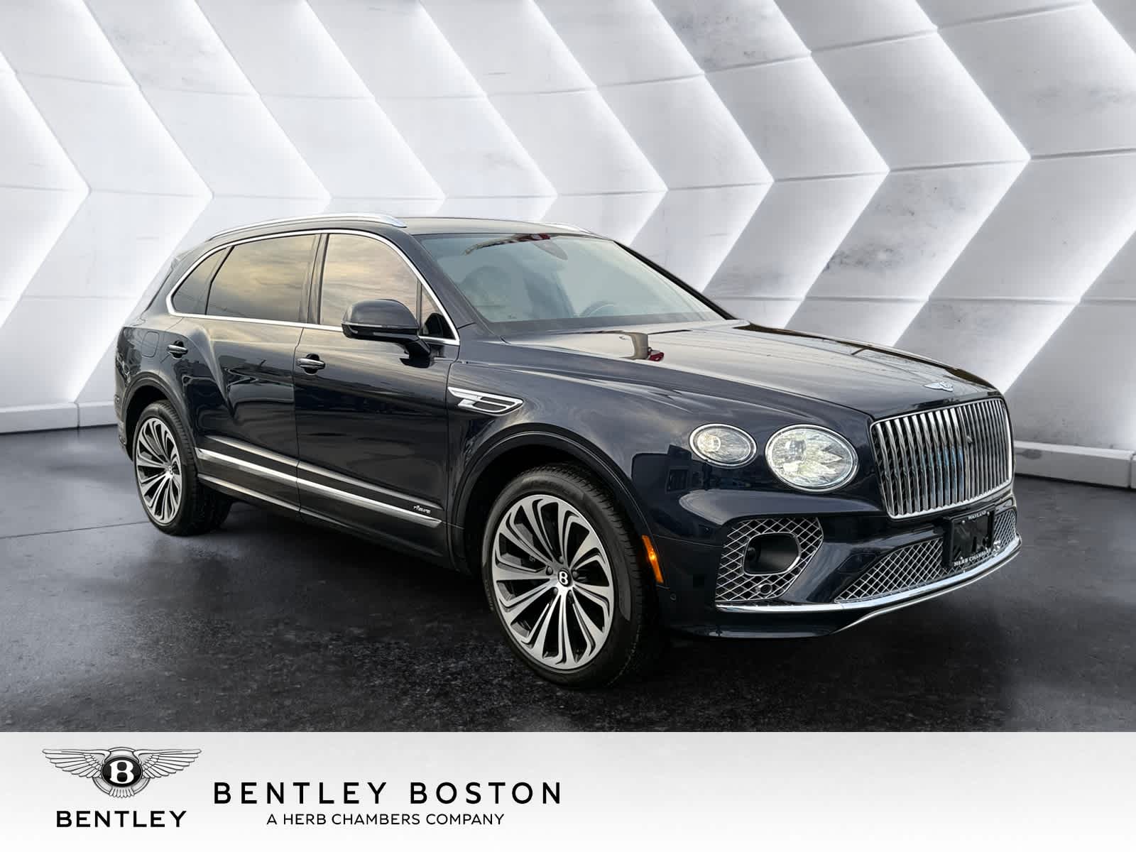 used 2023 Bentley Bentayga EWB car