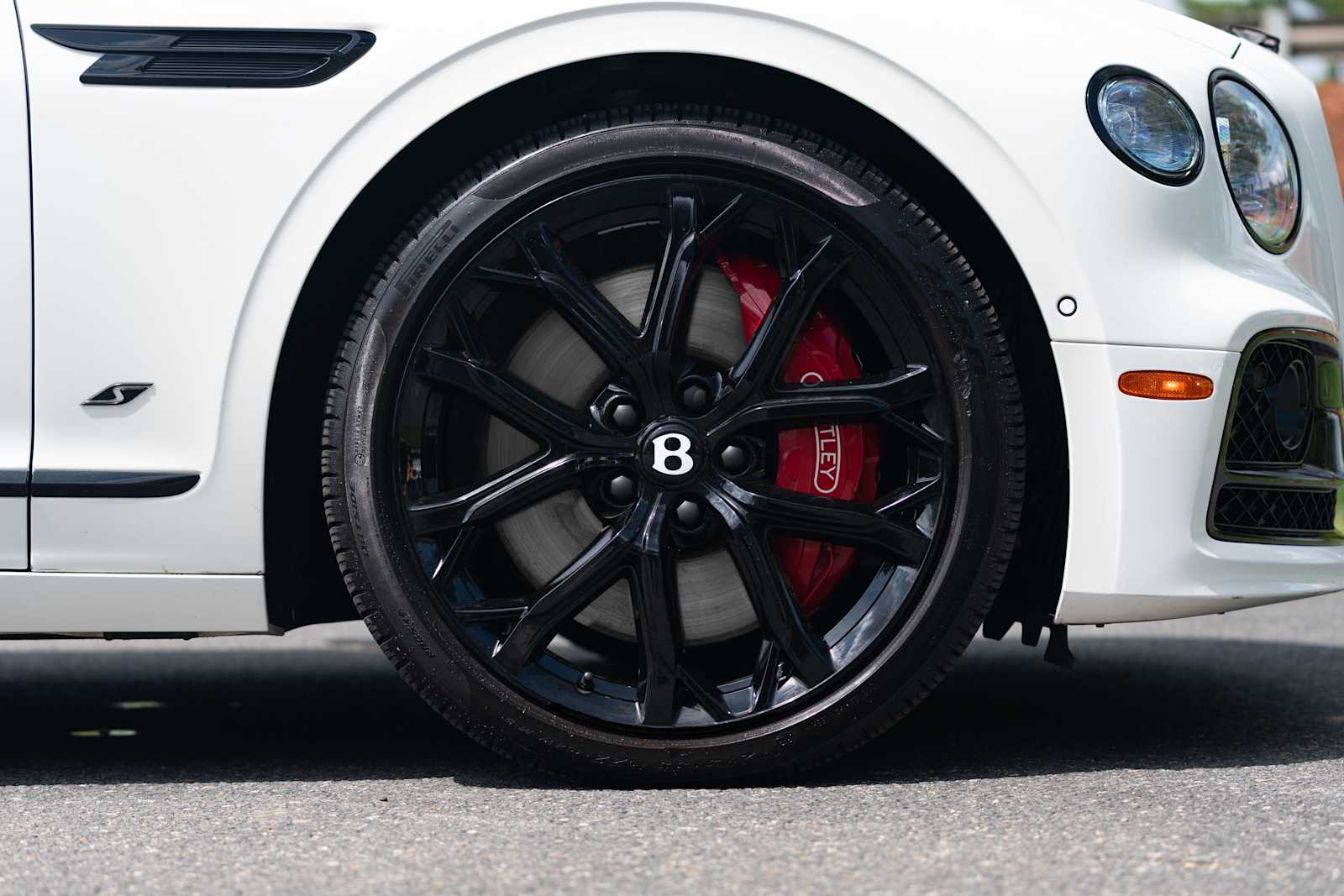used 2023 Bentley Flying Spur car