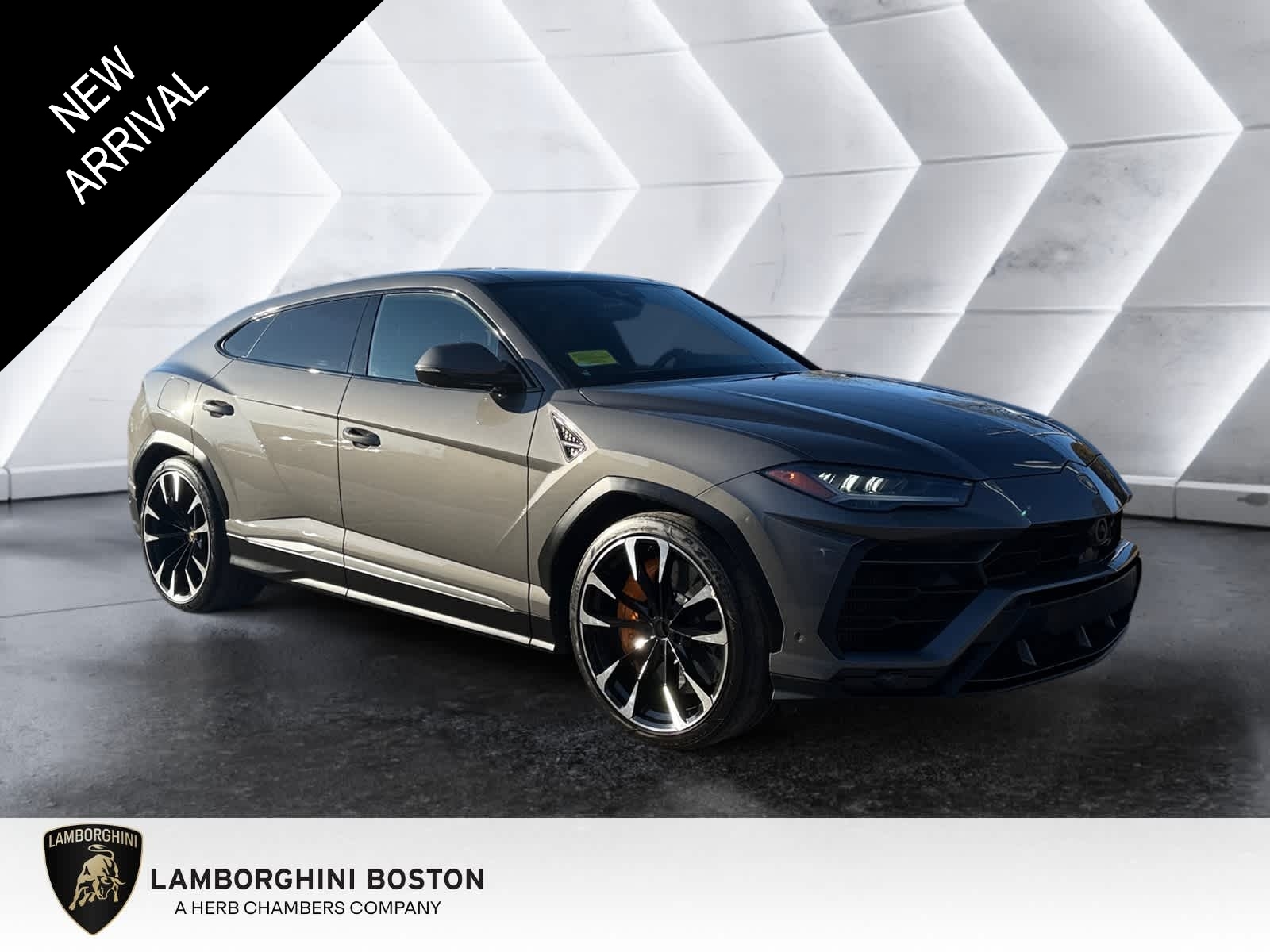 used 2021 Lamborghini Urus car, priced at $191,998