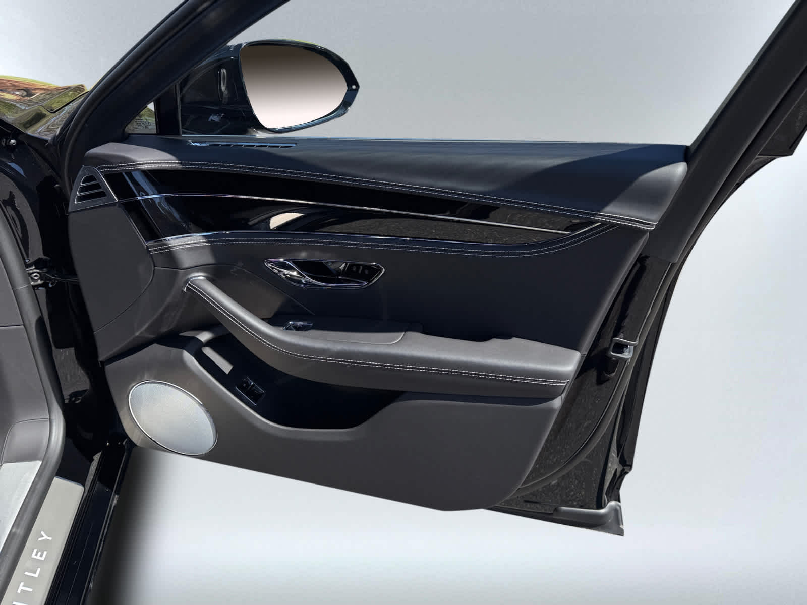 used 2022 Bentley Flying Spur Hybrid car