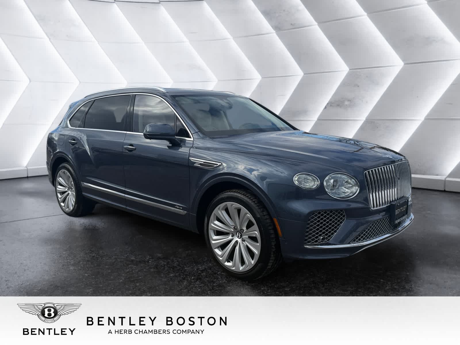 used 2024 Bentley Bentayga EWB car