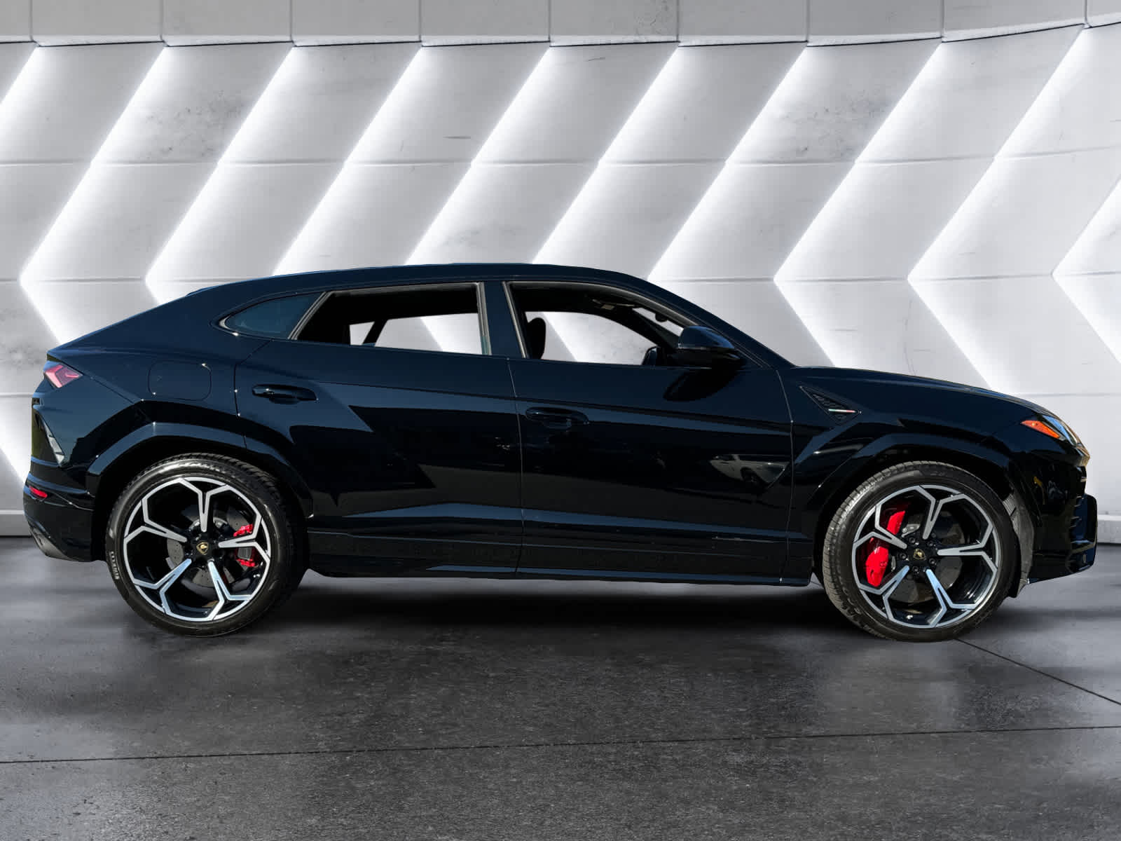 used 2021 Lamborghini Urus car, priced at $216,298