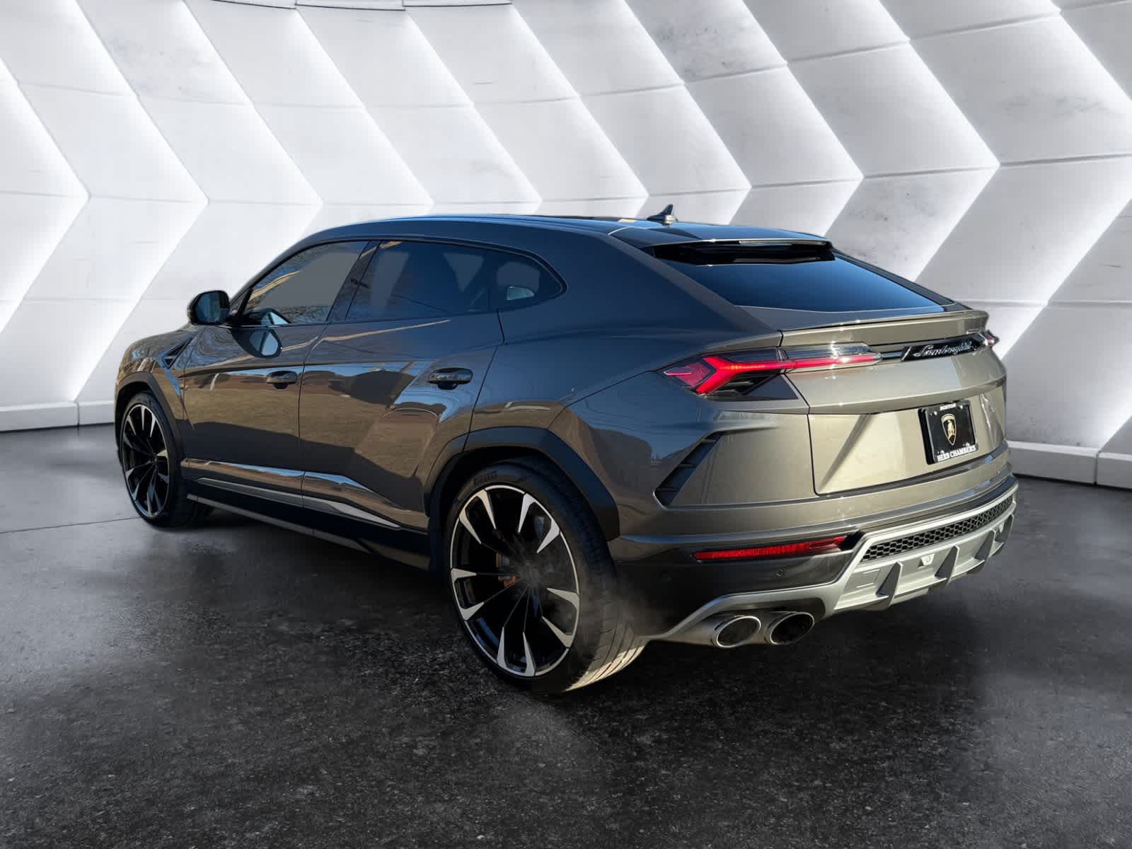 used 2021 Lamborghini Urus car, priced at $191,998