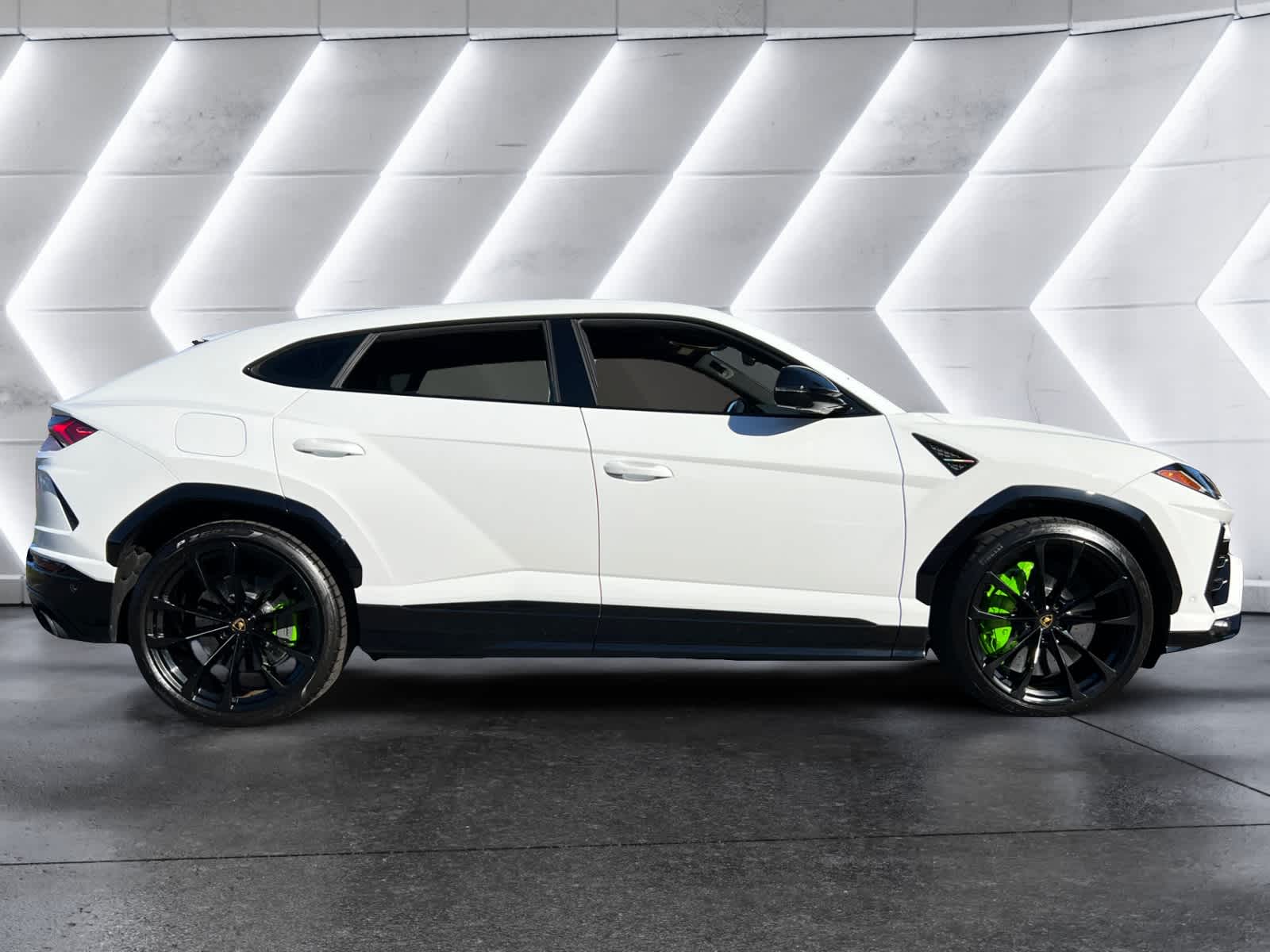 used 2022 Lamborghini Urus car, priced at $229,198