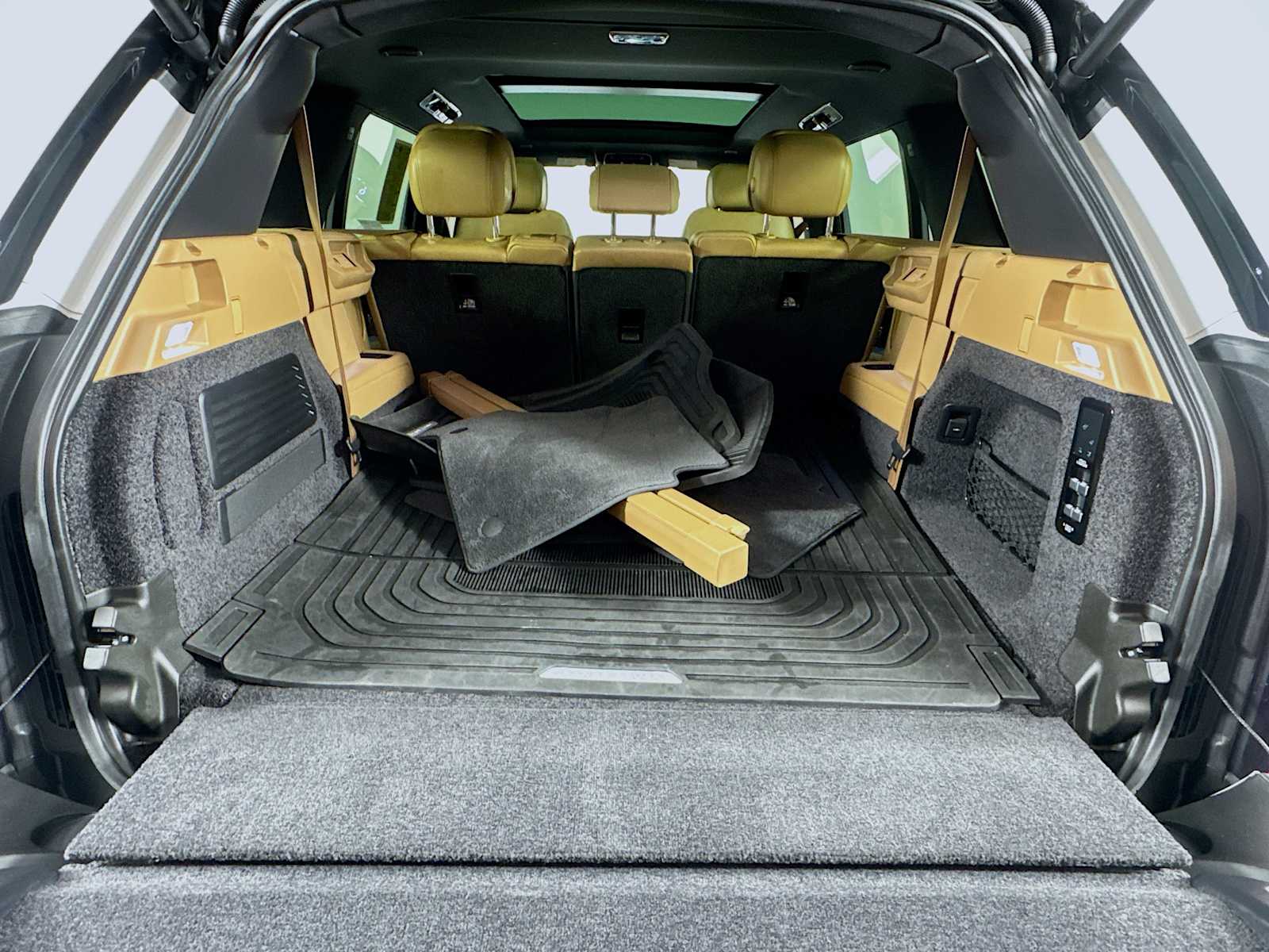 used 2023 Land Rover Range Rover car, priced at $119,998