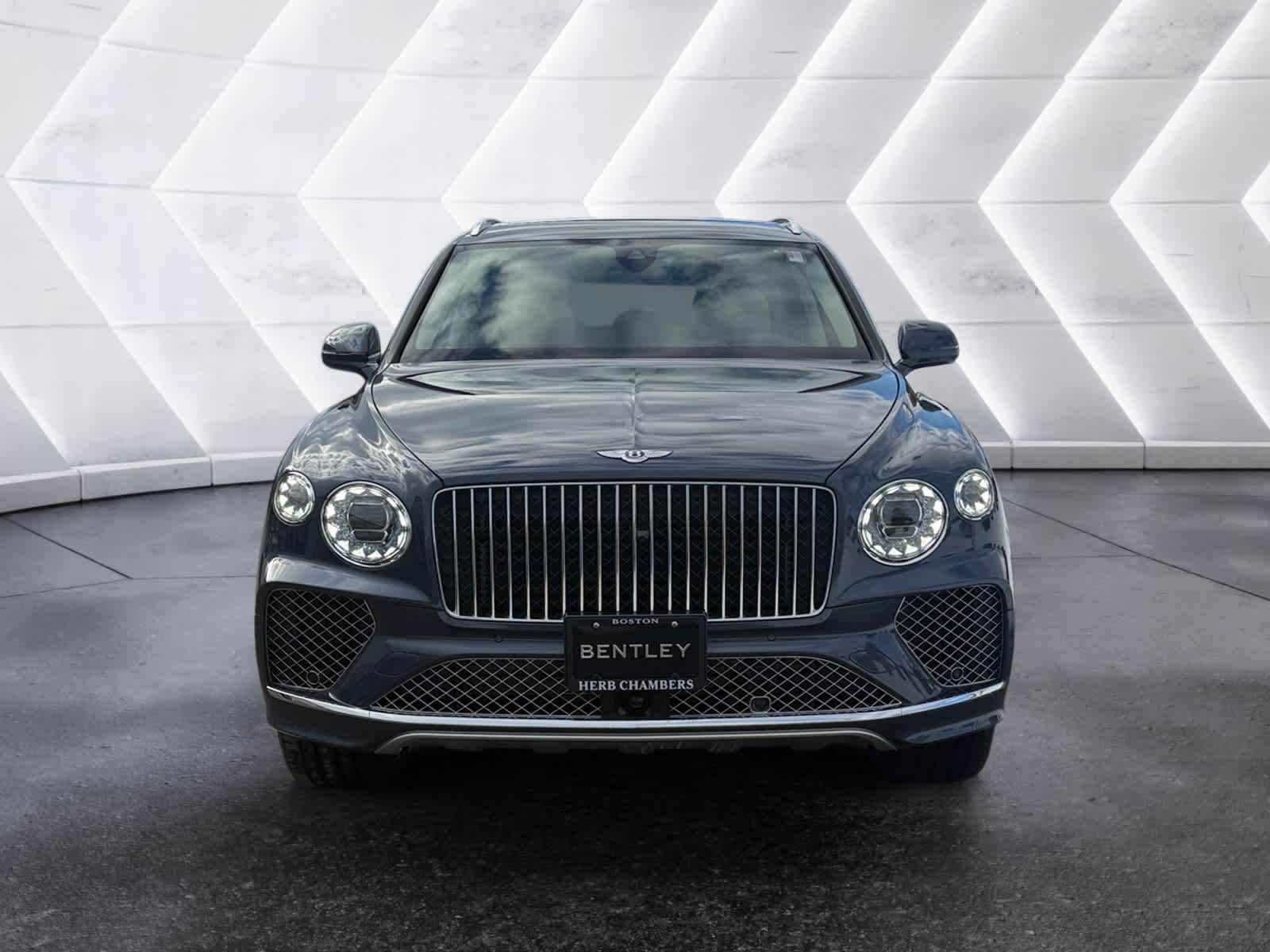 used 2024 Bentley Bentayga EWB car