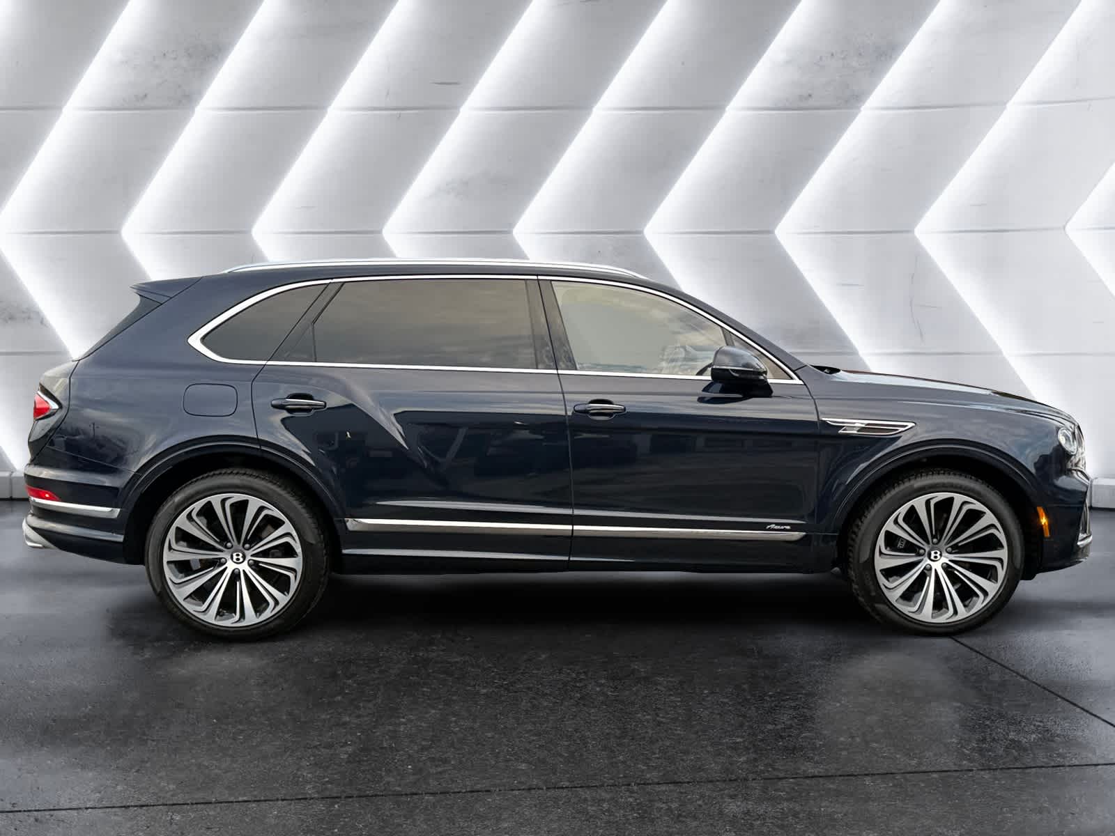 used 2023 Bentley Bentayga EWB car