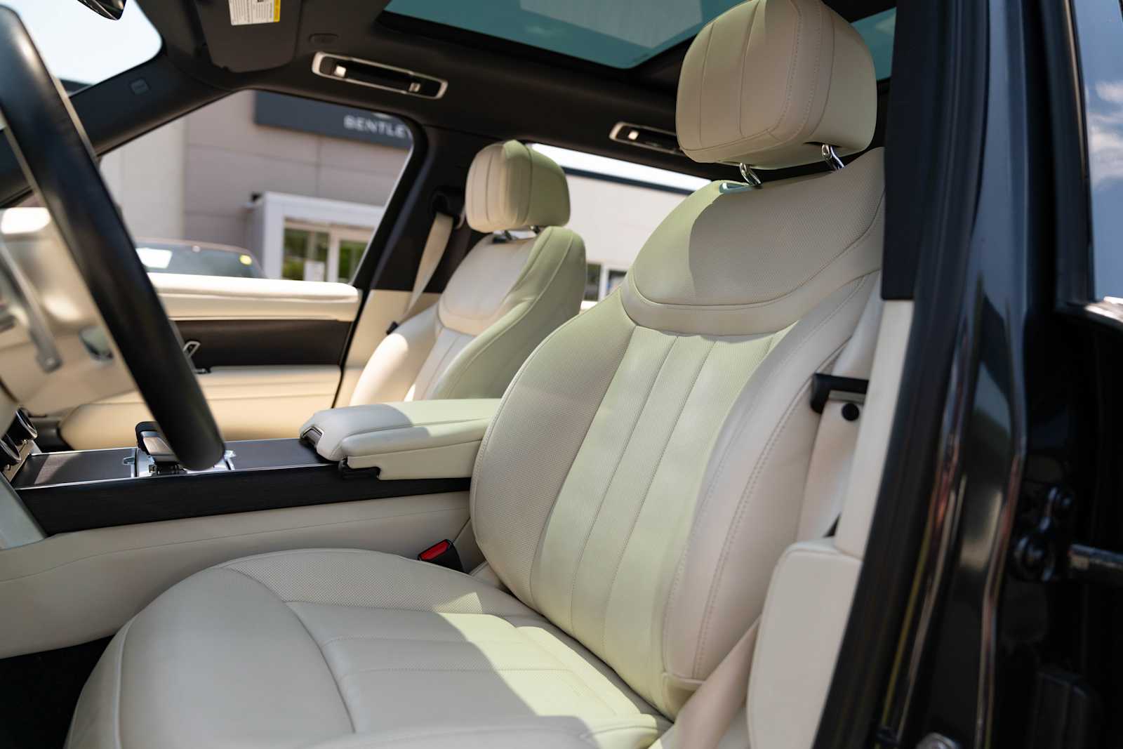 used 2023 Land Rover Range Rover car, priced at $106,998
