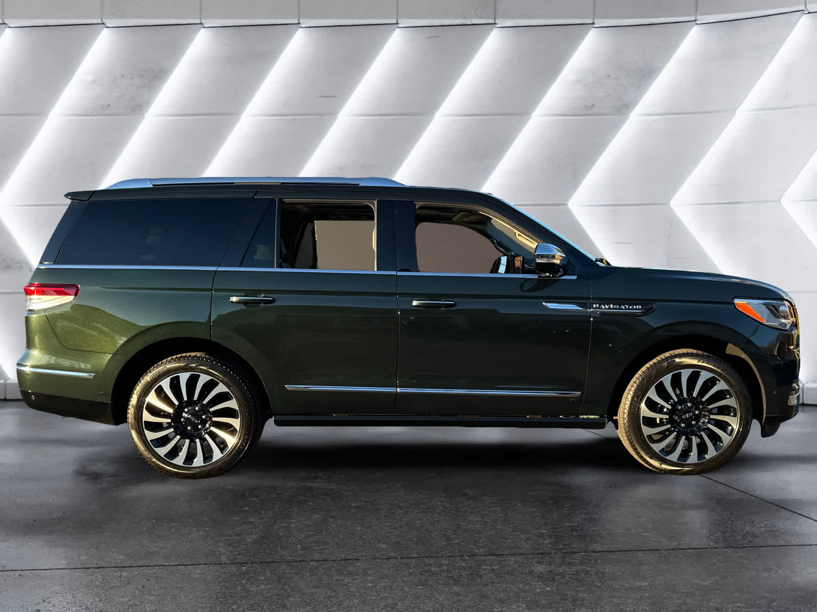 used 2024 Lincoln Navigator car, priced at $103,998