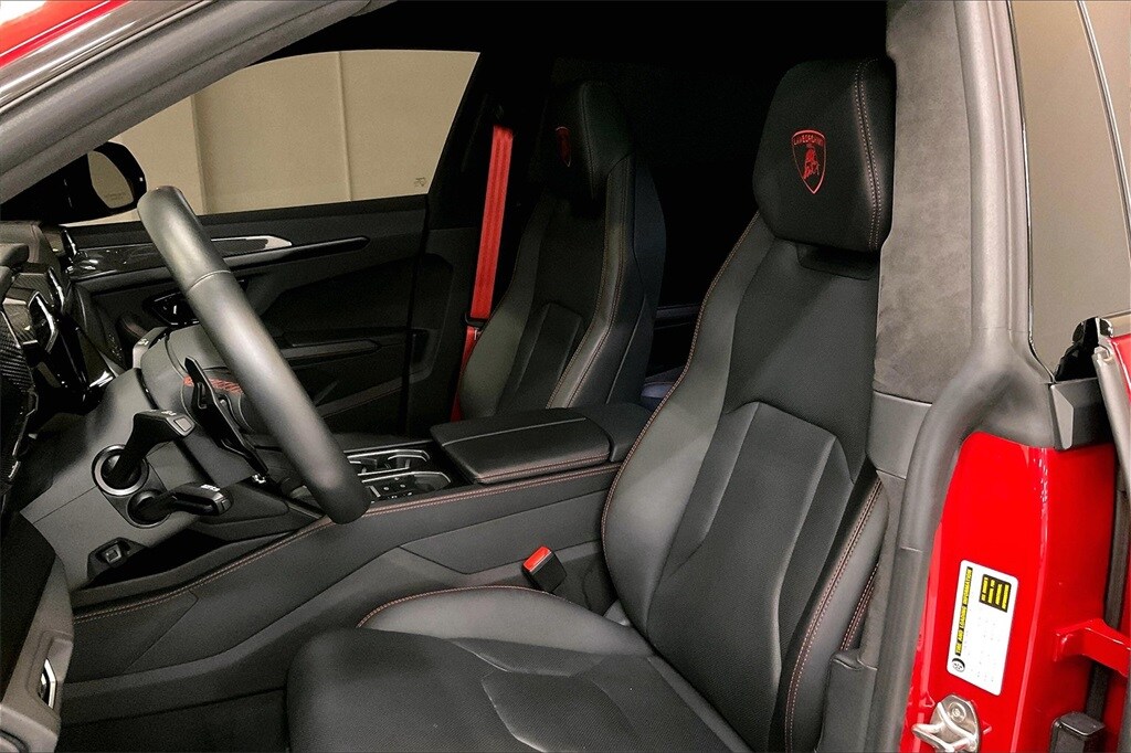 used 2023 Lamborghini Urus car, priced at $254,991