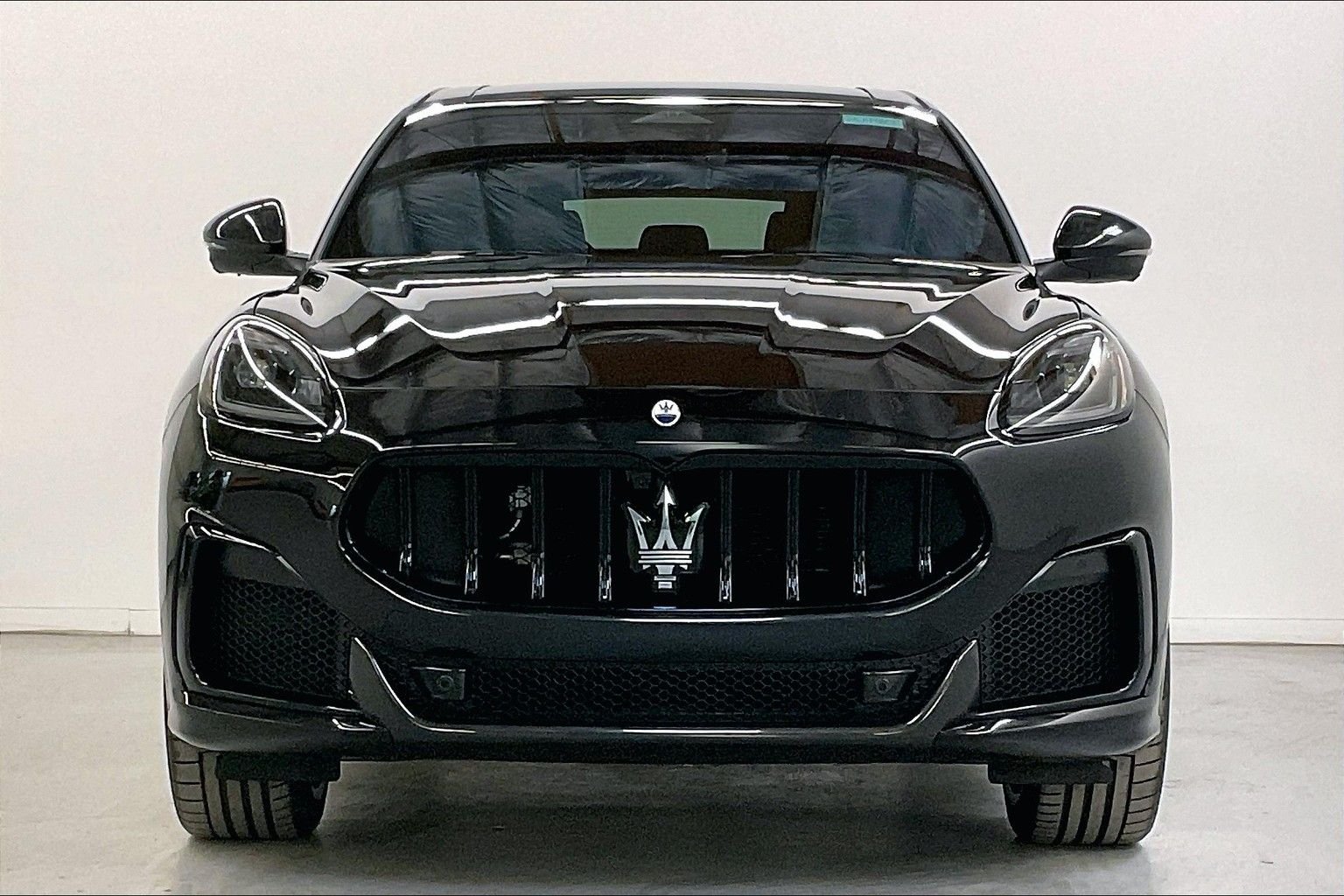 new 2024 Maserati Grecale Trofeo car, priced at $112,860