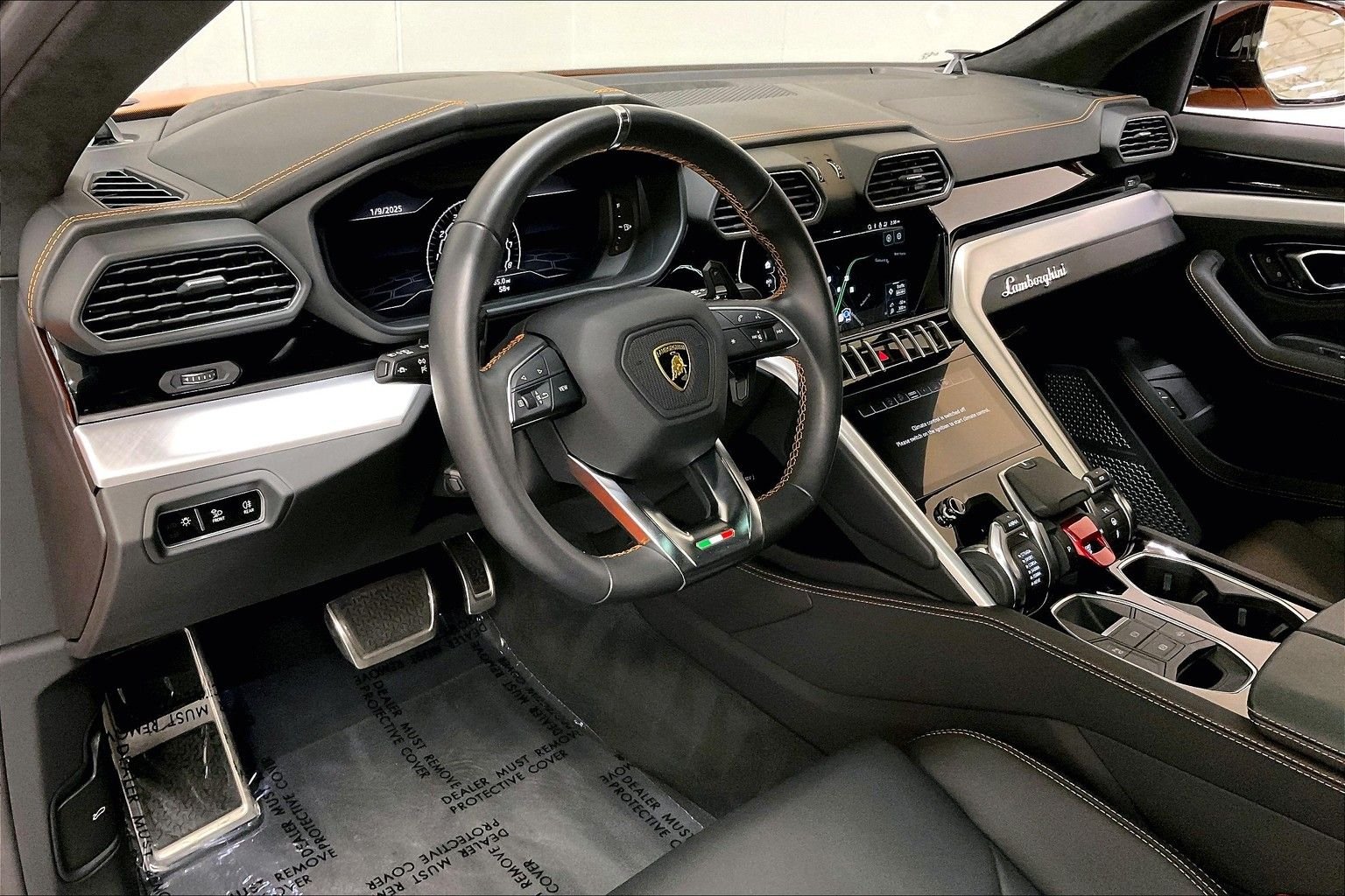 used 2022 Lamborghini Urus car, priced at $224,991